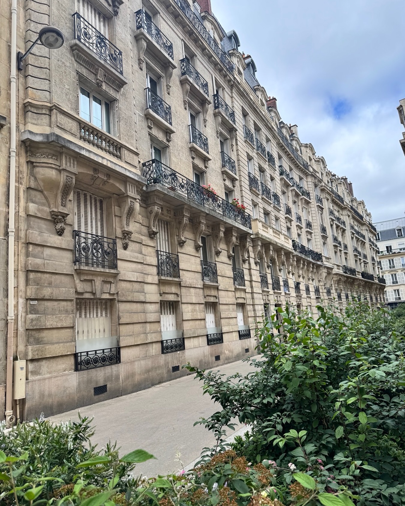 A very interesting meeting in Paris regarding Due Diligence for purchasing an apartment outside of Australia.