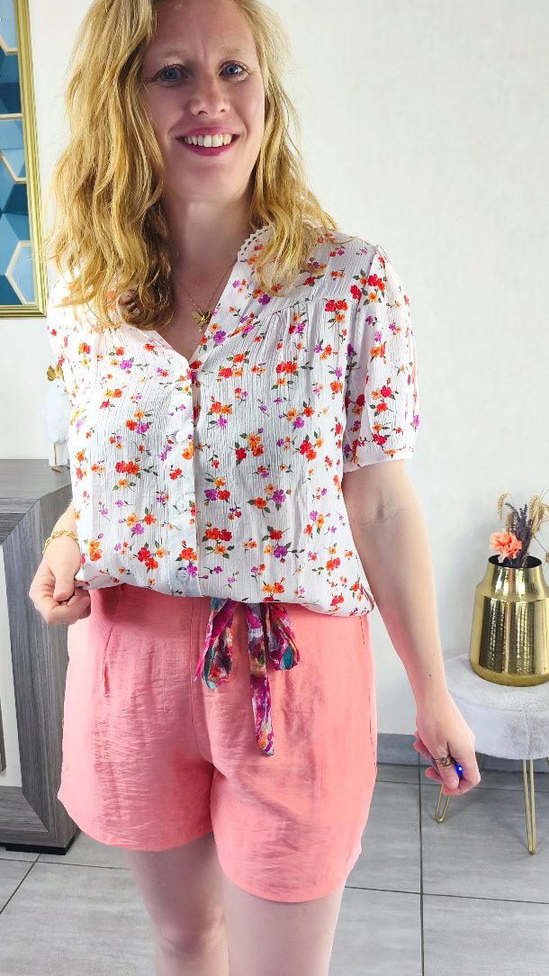 💛 Ce que mes clientes choisissent vraiment dans la collection Dolce Vita…
Ce ne sont pas forcément les pièces les plus “wow” sur cintre.
Ce sont celles qui :
🌸 se portent facilement au quotidien
🌸 s’adaptent à leur vie de maman / femme active
🌸 peuvent aller du matin au soir sans réfléchir
Et c’est exactement ça que j’ai voulu créer avec Dolce Vita ✨
Des vêtements dans lesquels tu peux vivre ta journée, pas seulement poser pour une photo.
Et toi, tu recherches quoi aujourd’hui dans tes vêtements ?
👉 du style ou du confort (ou les deux 😉)
#modchadeschoux #modecurvy #venteadomicile #eshopfeminin #vichymonamour