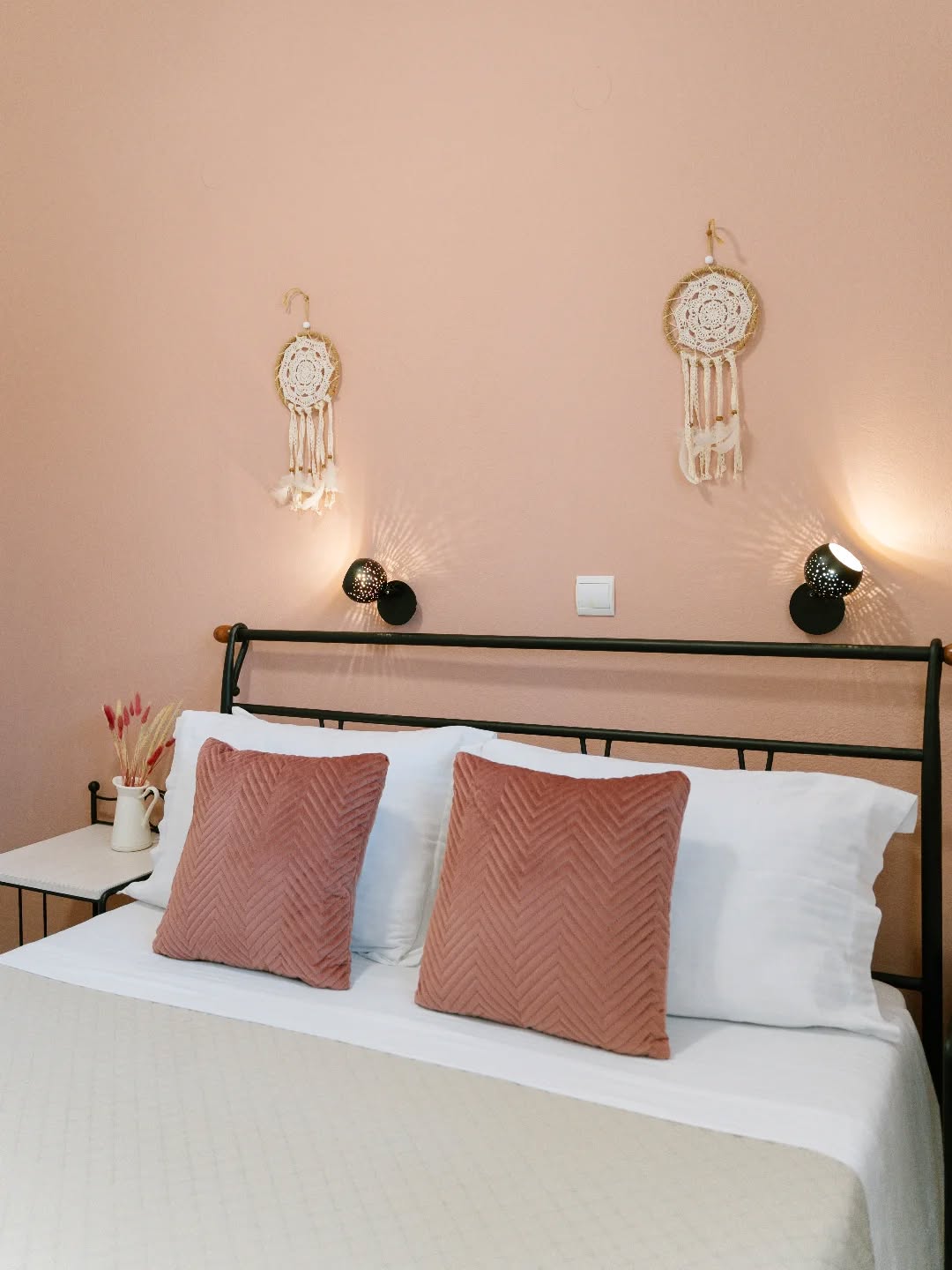 Soft colours,
natural materials,
and effortless elegance. ✨