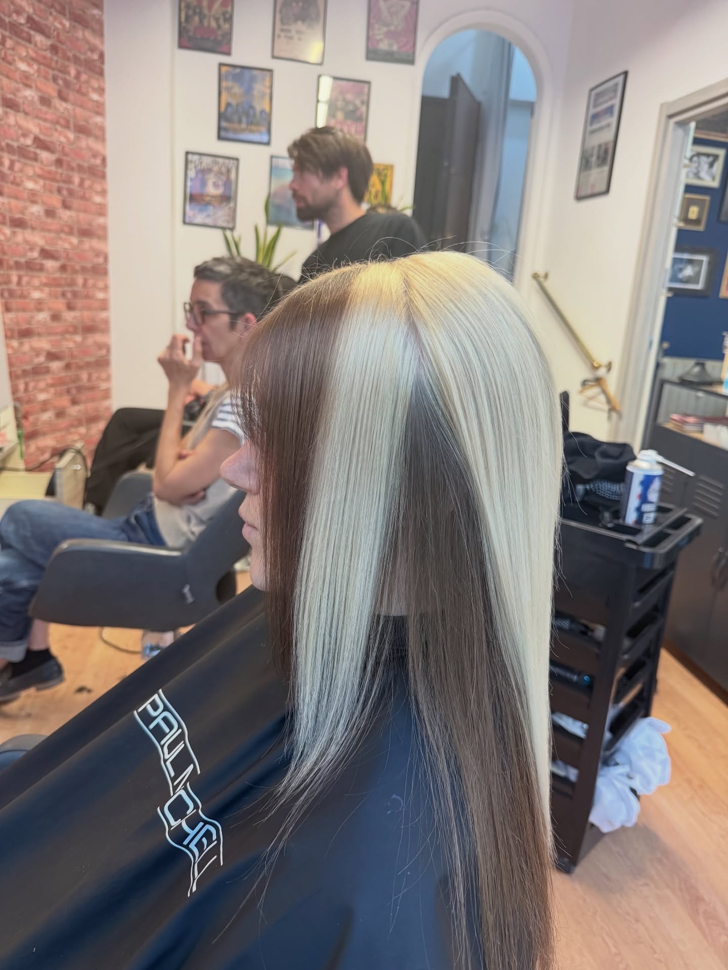 Non solo Balayage e Airtouch, da Ch3ange crediamo nell unicità di ogni persona, creiamo colori e tagli personalizzati ogni giorno, dove ??
📍via Bullona, Milano
#hair #capellibiondi #newlook #parrucchierimilano #milanhair