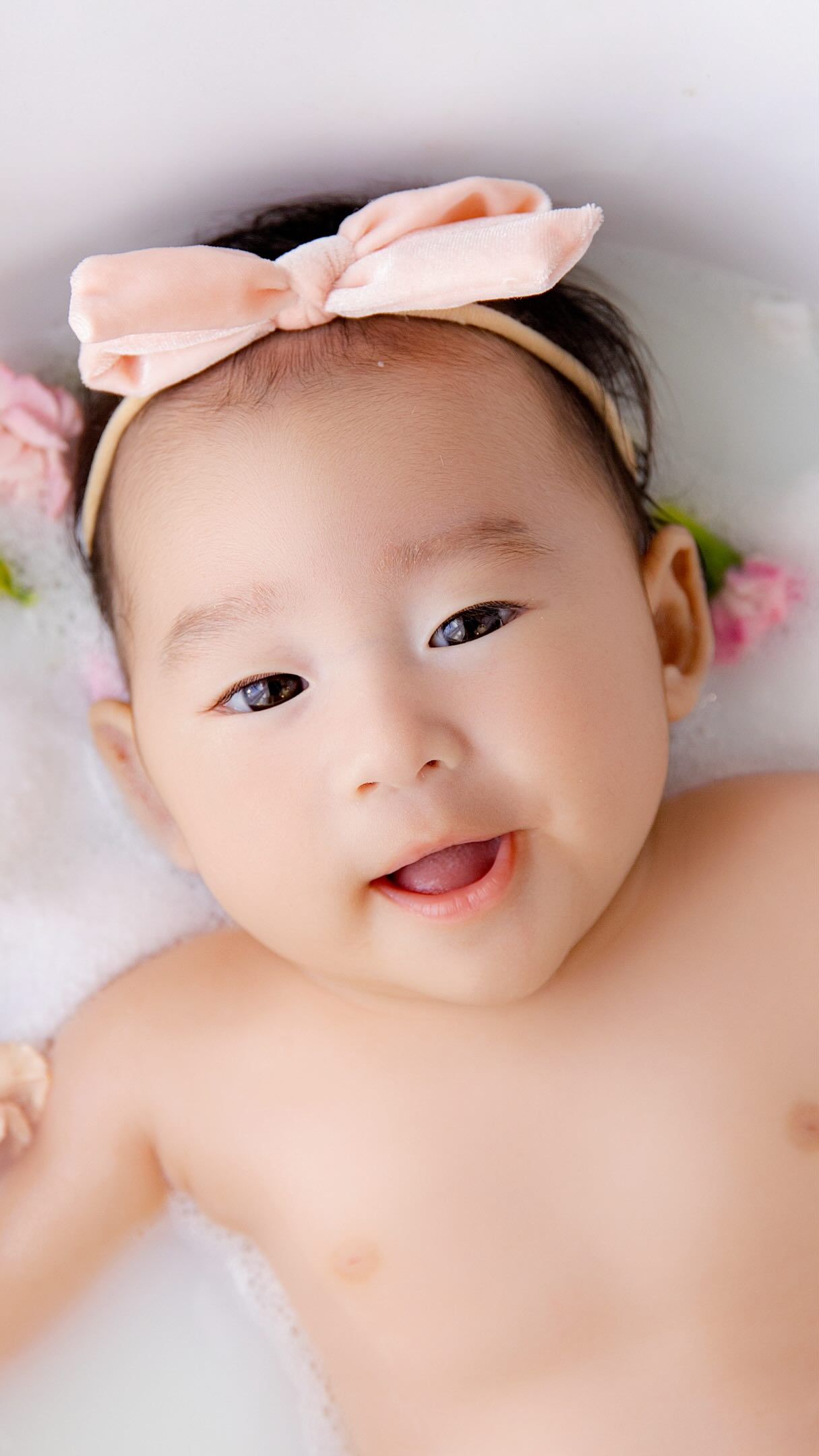 Sweet Ellie 🌸🫧💕
At 3 months old, Ellie was the perfect age for one of our Little Milk Bath Sessions.
Designed for babies aged 6–16 weeks, these sessions beautifully capture that fleeting stage between newborn and sitter milestones.
After some sweet portraits, we finished with a warm milk bath surrounded by delicate pink blooms, creating calm, timeless images filled with softness and wonder. 🌸
These sessions are relaxed, baby-led, and designed to preserve all those precious expressions, tiny toes, and curious little glances before they change all too quickly.
Wasn’t she just adorable? 💕✨
📸 © 2026 Swee-t-Photography Barossa’s Newborn Photographer
https://www.instagram.com/swee.t.photography/
www.swee-t-photography.com
#barossanewbornphotographer #barossanewbornphotography #barossababyphotographer #barossamaternityphotographer barossastudio milkbathphotograph