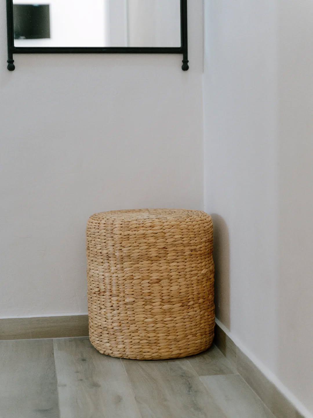 🌼 A carefully curated corner,
where every detail has its place!
#FissasRooms
#DreamyEscape
#GreekHospitality