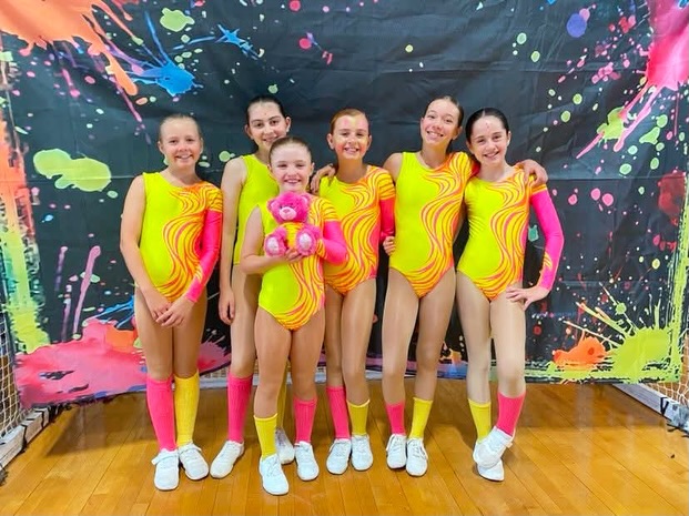 Because one post just wasn’t enough! 💚🌈✨
A few more moments from an incredible weekend at the @a.b.coaching Invitational. So proud of our athletes, their performances, and the way they supported each other every step of the way. 💥