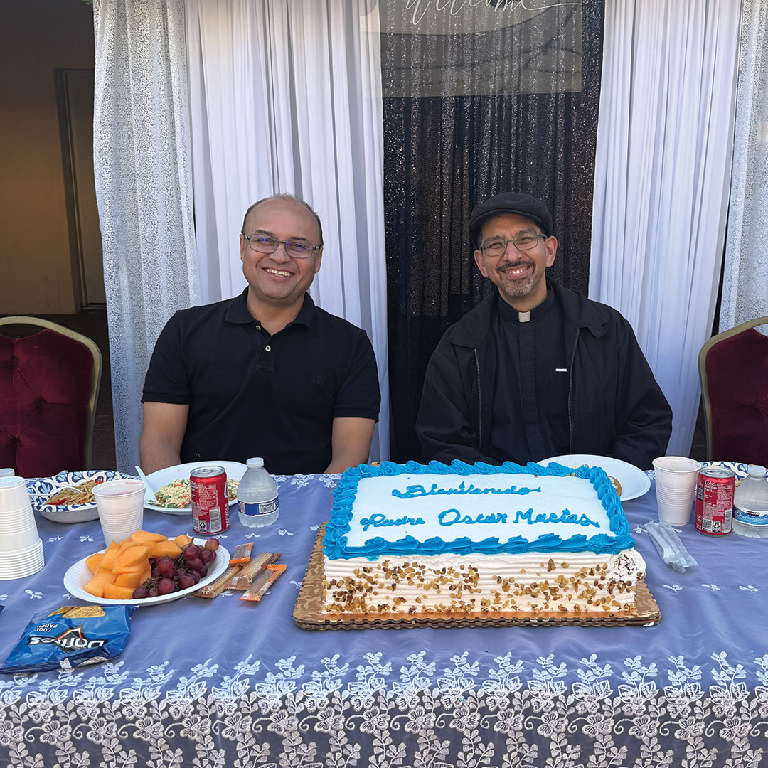 ¡Le damos la bienvenida al P. Oscar Macias, que estará con nosotros como el nuevo Pastor Asociado!
We welcome Fr. Oscar Macias, who will be our new Associate Pastor!