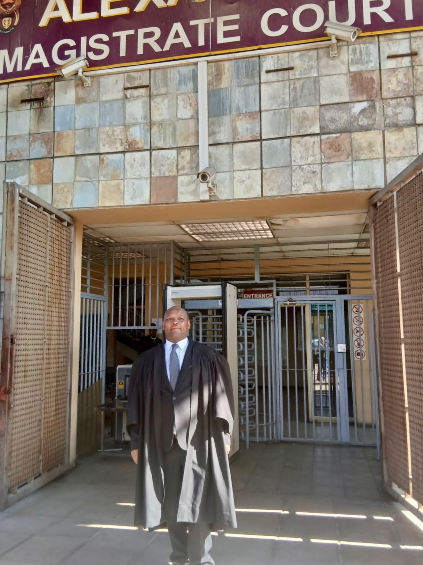 A big milestone for our Candidate Attorney, John Macdonald @john875738 as he had his first appearance in the Alexandra Magistrates Court! 🏛️
We are incredibly proud of this achievement and look forward to watching you continue to grow, learn and develop into an outstanding Attorney 🌟