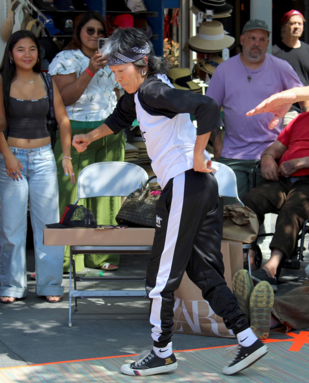 The breakdancing portion of Tune In To Your Mental Health was one of the highlights of the whole day!
A huge thank you to @noeasypropsorg for bringing this experience to the event, and to Ryan and Jared Porter for making a special appearance and sharing their energy with the community.
And an extra special thank you to @linoleumcityinc for providing the linoleum that made it all possible.
This part of the day brought people together, created so much joy, and reminded us of the power of movement, music, and community.
📸: @damienhedgecoth
.
.
#breakdancing #mentalhealthmatters #mentalhealthawareness