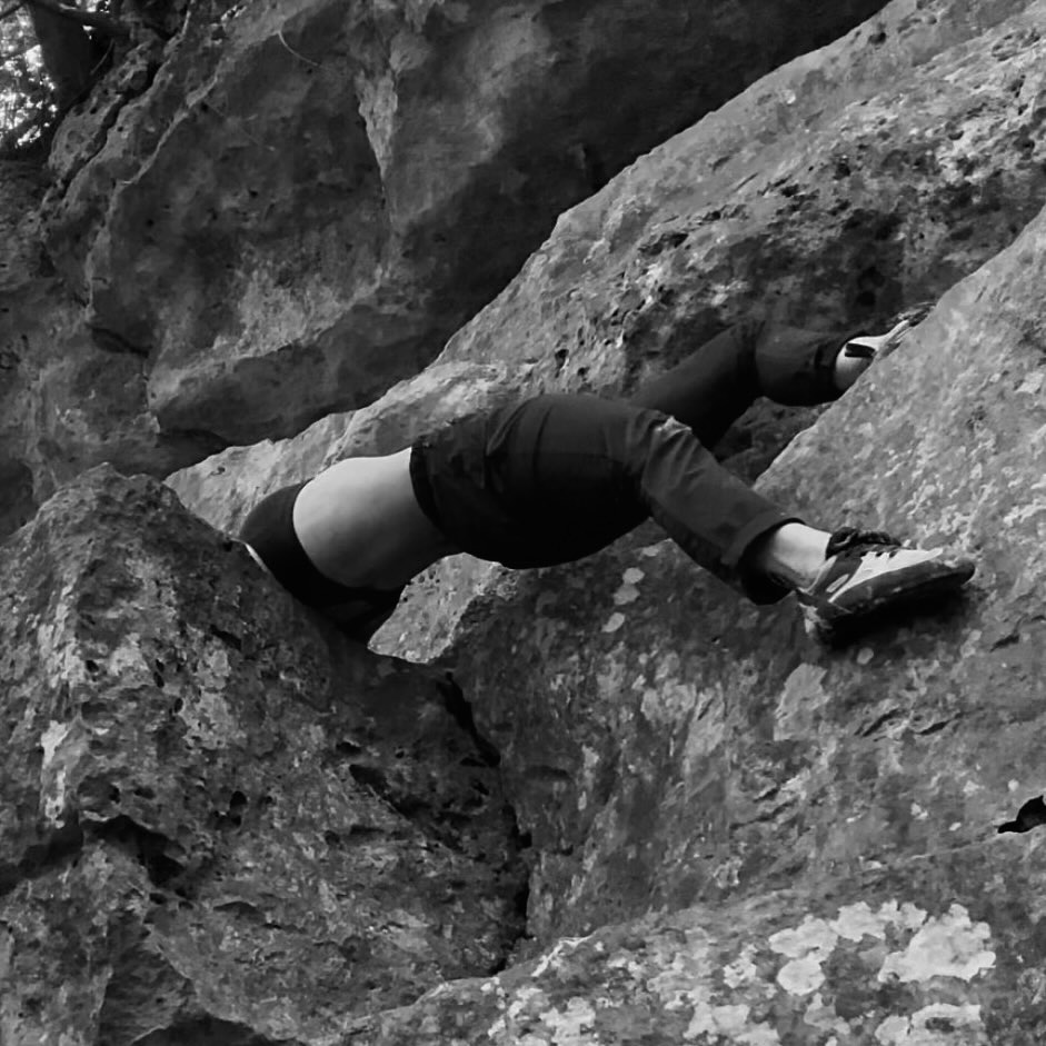 Forget about sally in the woods when there’s anni on the rocks 🪨