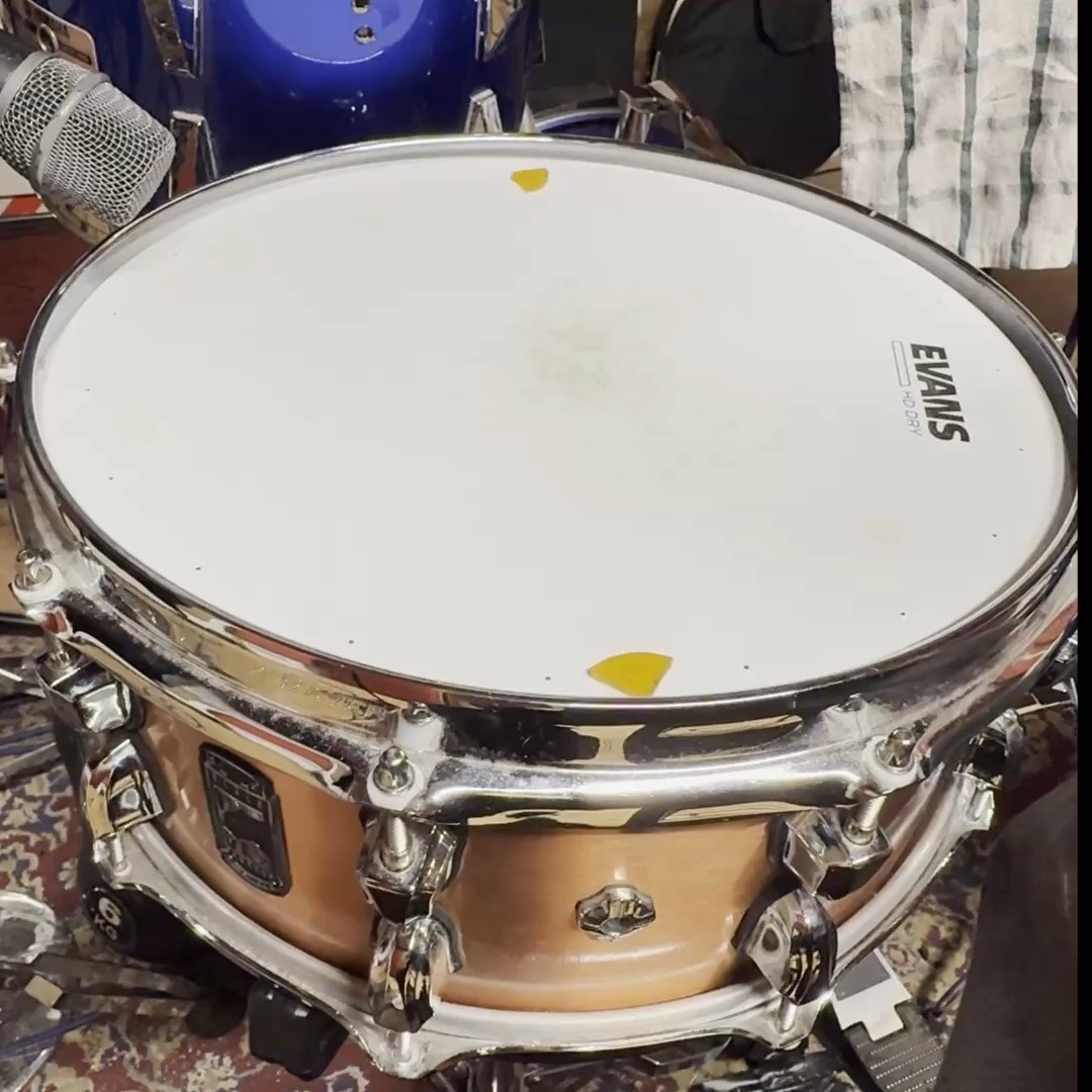 We’re 4 days into drum recording with @corillianband and we’ve used a bunch of different snare sounds so far. Here’s 2 of em.
Mapex Black Panther Predator copper snare with higher tuning, slightly ringy but with short snappy wires. I'll be pumping those room mics on this one!
Premier 2000 aluminium snare set to splatttt. Tuned a bit lower, heavily dampened with a snare weight and a couple of drips of moongel. I'll be leaning less on room mics for this one and keeping it fairly dry with a smidge of gated reverb.