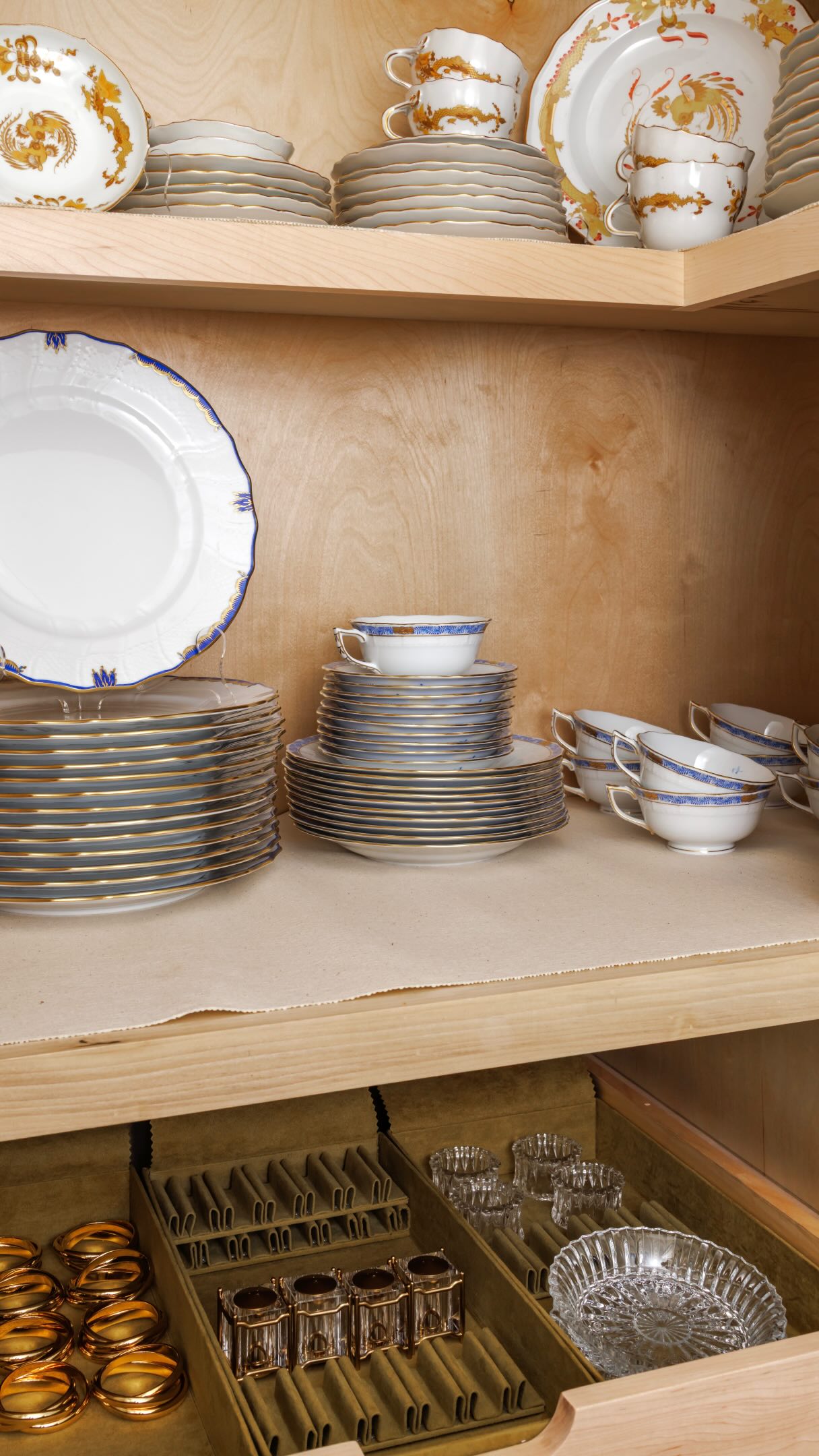 Some pieces are worth preserving.
Not because they’re fragile, but because they’re meaningful.
A thoughtfully designed china closet keeps your favorite pieces protected, organized, and always within reach.
Because the best china isn’t reserved for special occasions. It’s used to make the everyday feel special.