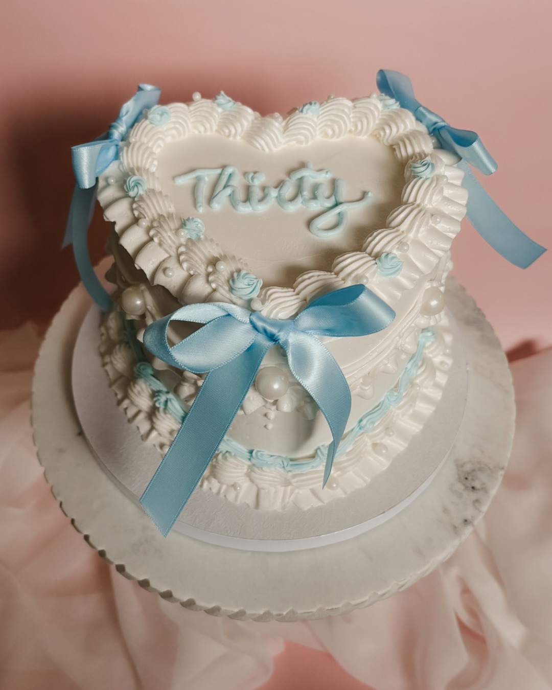 A little recent cake recap ✨ every cake gets to celebrate something different, and I love seeing all the unique stories, personalities, and moments they’re made for!
—
Okotoks Custom Cakes, Okotoks Bakery, Calgary Wedding, Wedding Cakes, Luxury Wedding Cakes, YYC Wedding, Wedding Cake Vendor
#okotoksbakery #calgarybakery #yycwedding #weddingcakes #customcakes