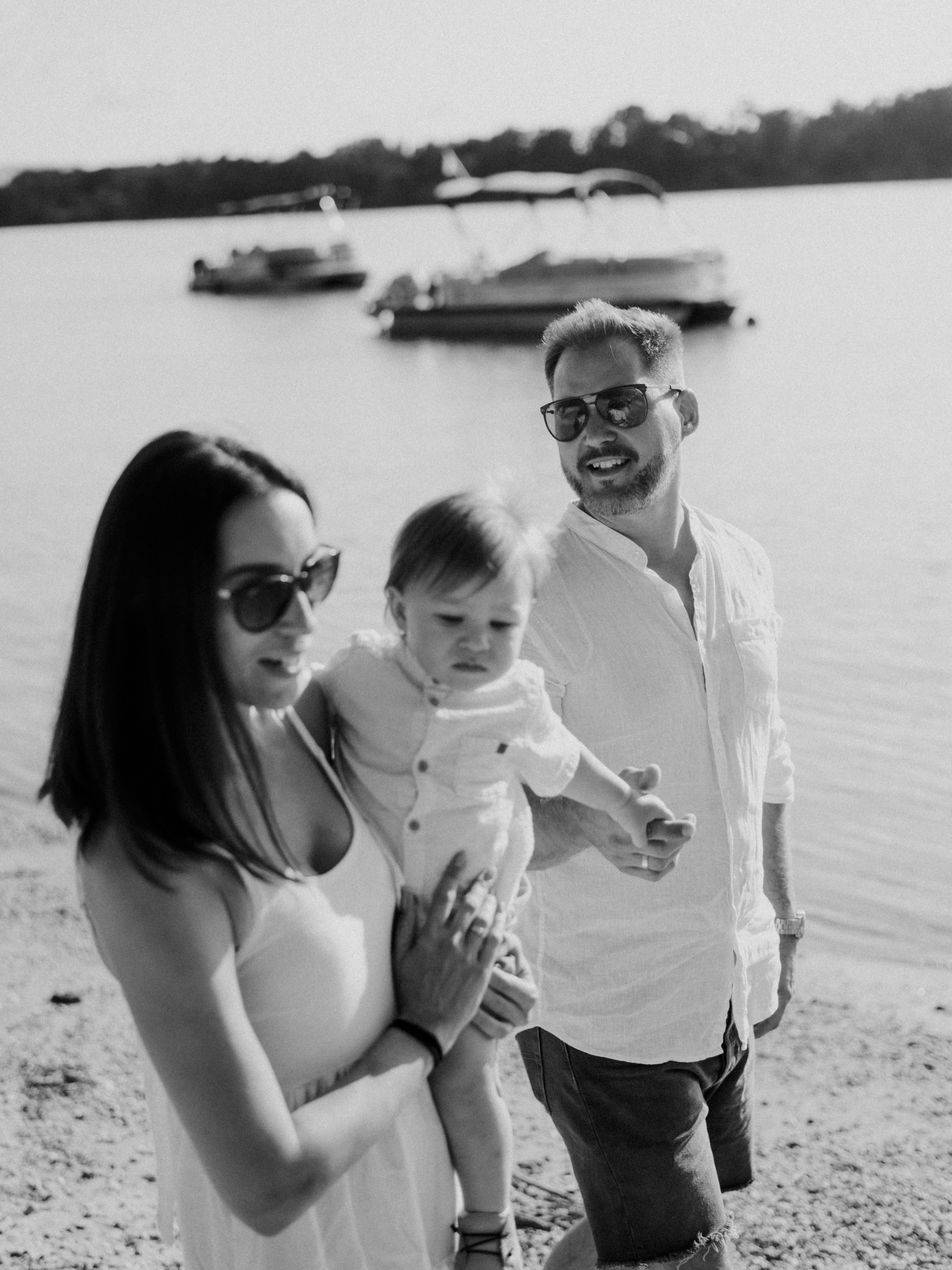 F A M I L Y S E S S I O N ✨
Finally some summer vibes 🤍
.
.
.
#familyphotoshoot #familyphotoshoot #familyphotosession #portrait_perfection #summerphotoshoot