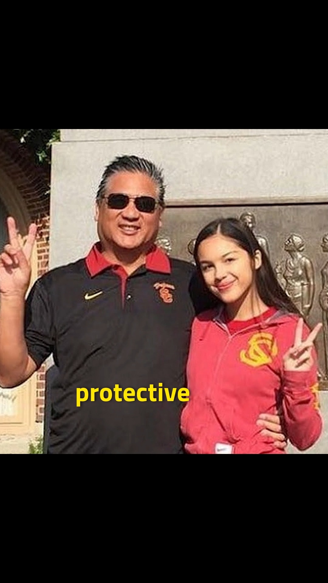 He had seen The Cure 30 times. Meeting Robert Smith still brought Olivia Rodrigo’s dad to tears. ❤️
Olivia Rodrigo has revealed the touching reaction her father had when she introduced him to The Cure frontman Robert Smith.
Rodrigo says her dad is a lifelong Cure superfan who has seen the legendary band perform 30 times. Although she described him as the normally tough and protective type, he reportedly became emotional when he finally met Smith—and now keeps a photograph of their meeting as his phone screensaver.
The moment came full circle after Rodrigo, who discovered The Cure through her parents, formed a friendship with Smith and recorded the duet “What’s Wrong With Me” with him for her album You Seem Pretty Sad for a Girl So in Love.
💬 Which musician would make you emotional if you finally got to meet them?