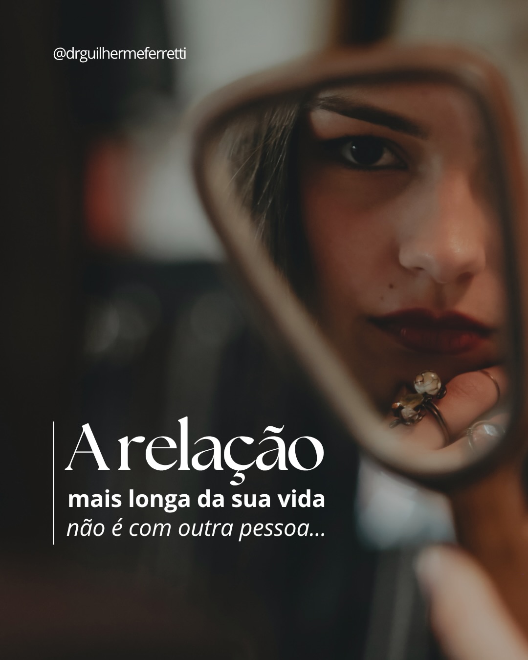 No Dia dos Namorados, fala-se muito sobre amor.
Mas existe uma relação que estará presente em todos os momentos da sua vida: a relação que você tem consigo mesmo.
E ela é construída nos pequenos cuidados do dia a dia.
Autocuidado não significa buscar perfeição.
Não significa estar satisfeito o tempo todo.
Significa se ouvir, respeitar suas necessidades e investir no seu bem-estar.
Porque a forma como você se trata também importa.
Dr. Guilherme Ferretti | CRM 5288161-9
Agende uma consulta📲 (21) 99881-1411 ou link na bio
#drguilhermeferretti #cirurgiaplastica #estetica