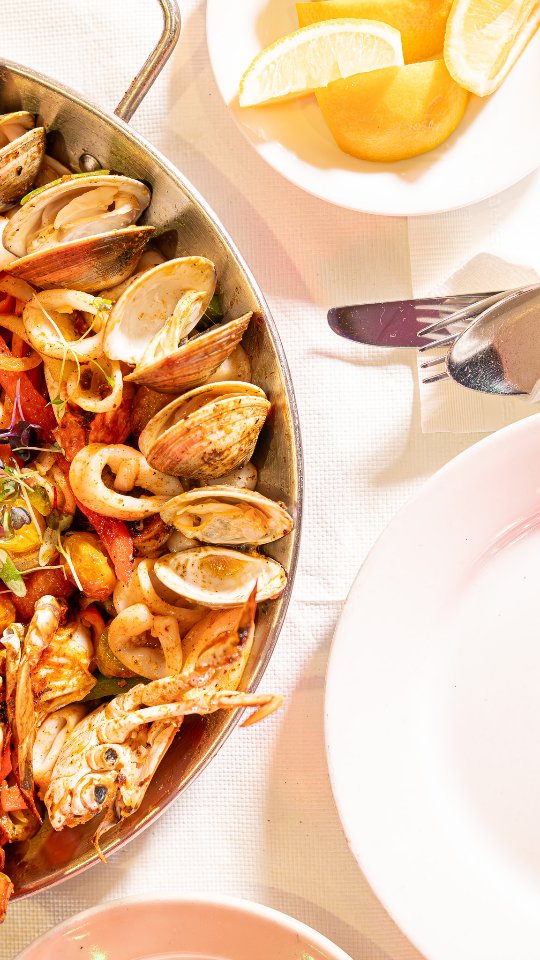Oops… looks like someone got distracted! 😅🍽️
But don’t worry, your favorite dish is always worth the wait. Come hungry, leave happy, and let us take care of the rest!
#MariscoCentroYankees #FoodieMood #RestaurantHumor #GoodFoodGoodVibes #FoodLovers DinnerTime