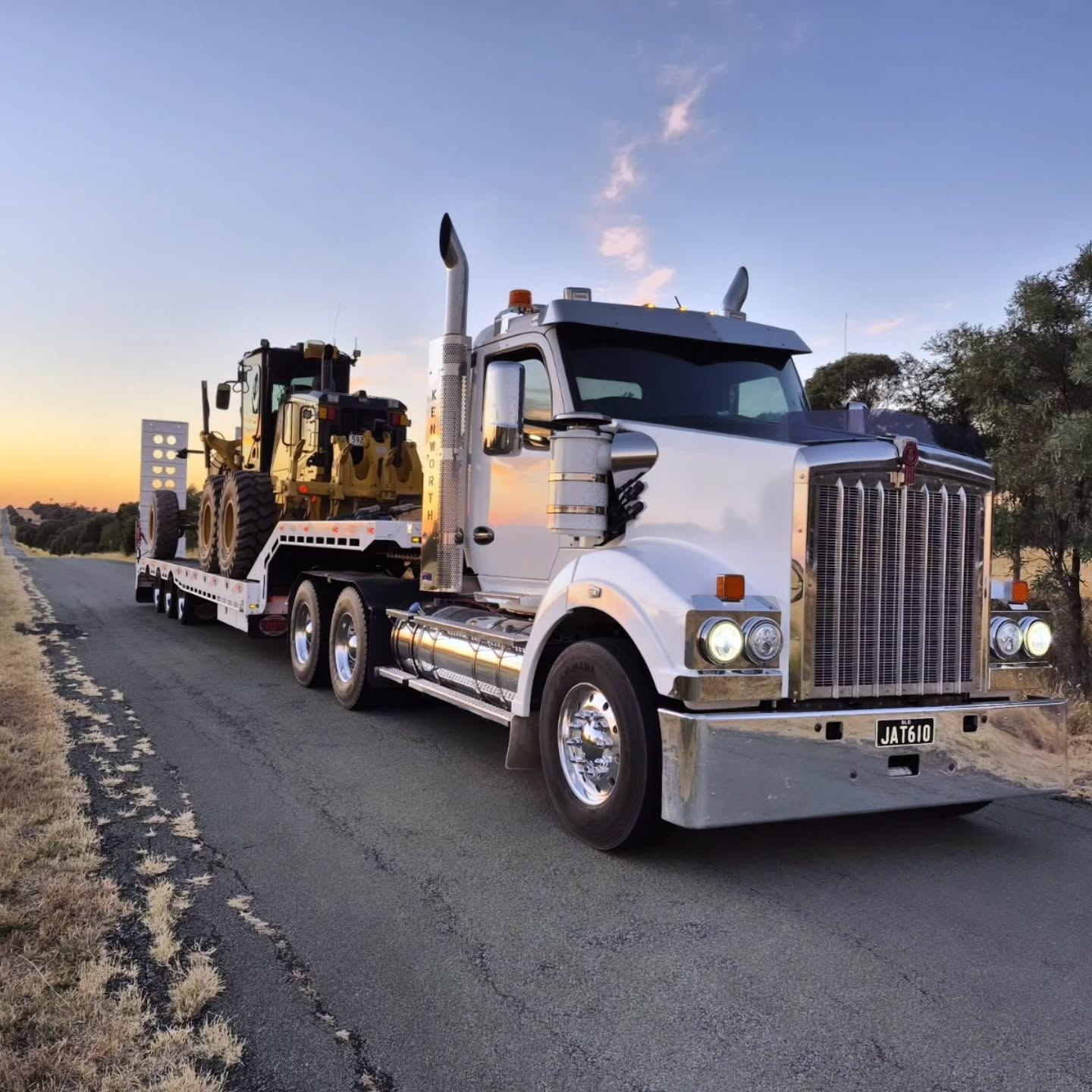 Not every day ends at 5pm.
Another machine loaded up and heading to site, ready to get to work. That's the benefit of working with a team that understands deadlines don't wait.
📞 Need equipment on your next project? Get in touch with the RediPlant team.
#RediPlant #Earthmoving #DryHire #CivilConstruction #MachineryRental