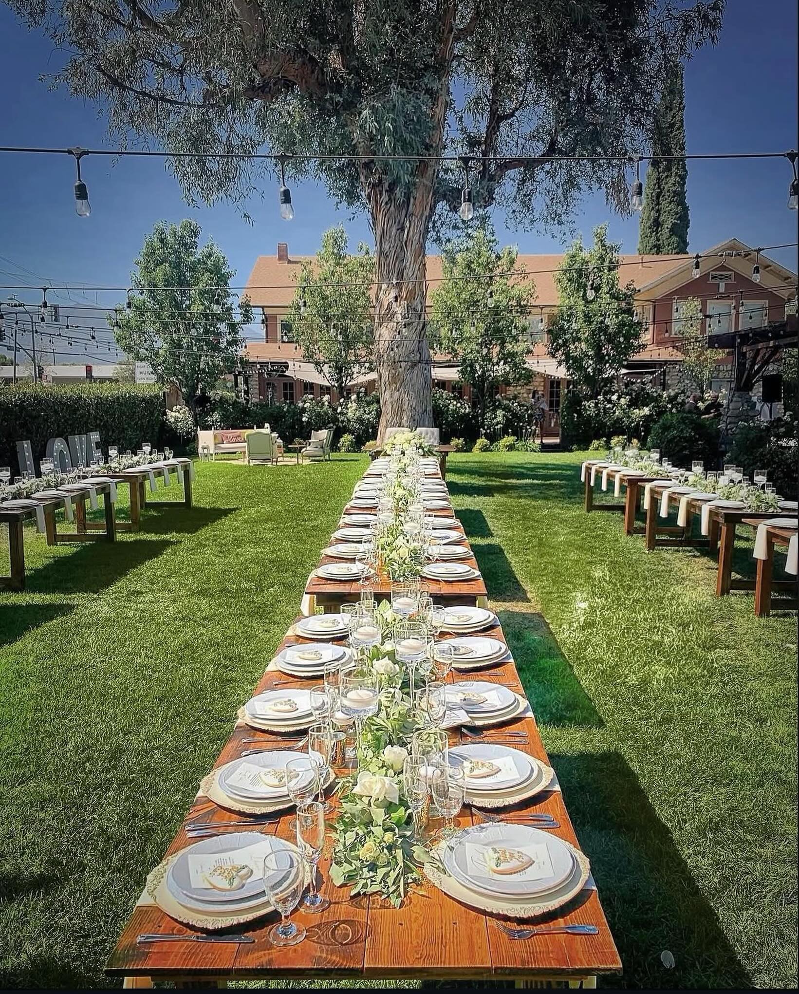 A beautiful setting for gathering ✨