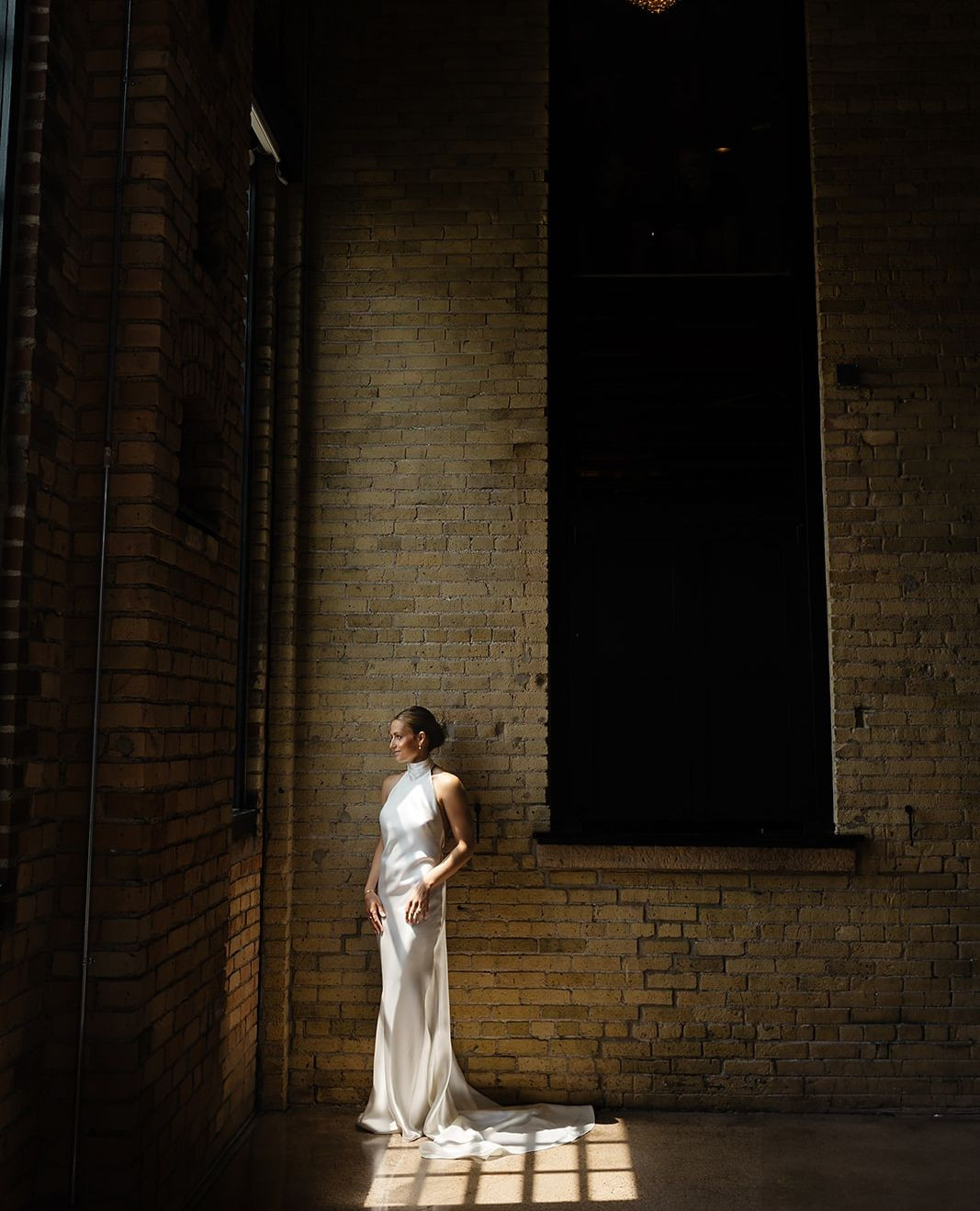When your portraits are a mood đ¸Mikayla + Danâ looking like they walked out of a magazine.
â
Beauty: @ladyvampartistry â
Bride Fashion: @annikabridal â
Catering: @marnascatering â
Entertainment: @silveralchemistmusic â
Floral: @wilderlandfloral â
Photographer + Videographer: @thekrekelbergsphoto â
Planning + Design: @jennaculleyevents â
Rentals + Decor: @lineneffects â
Transportation: @reneeslimos â
Venue: @theessencemn â
â
#mnweddingplanner #mplsweddingplanner #minneapolisweddingplanner #Minnesotaweddingplanner