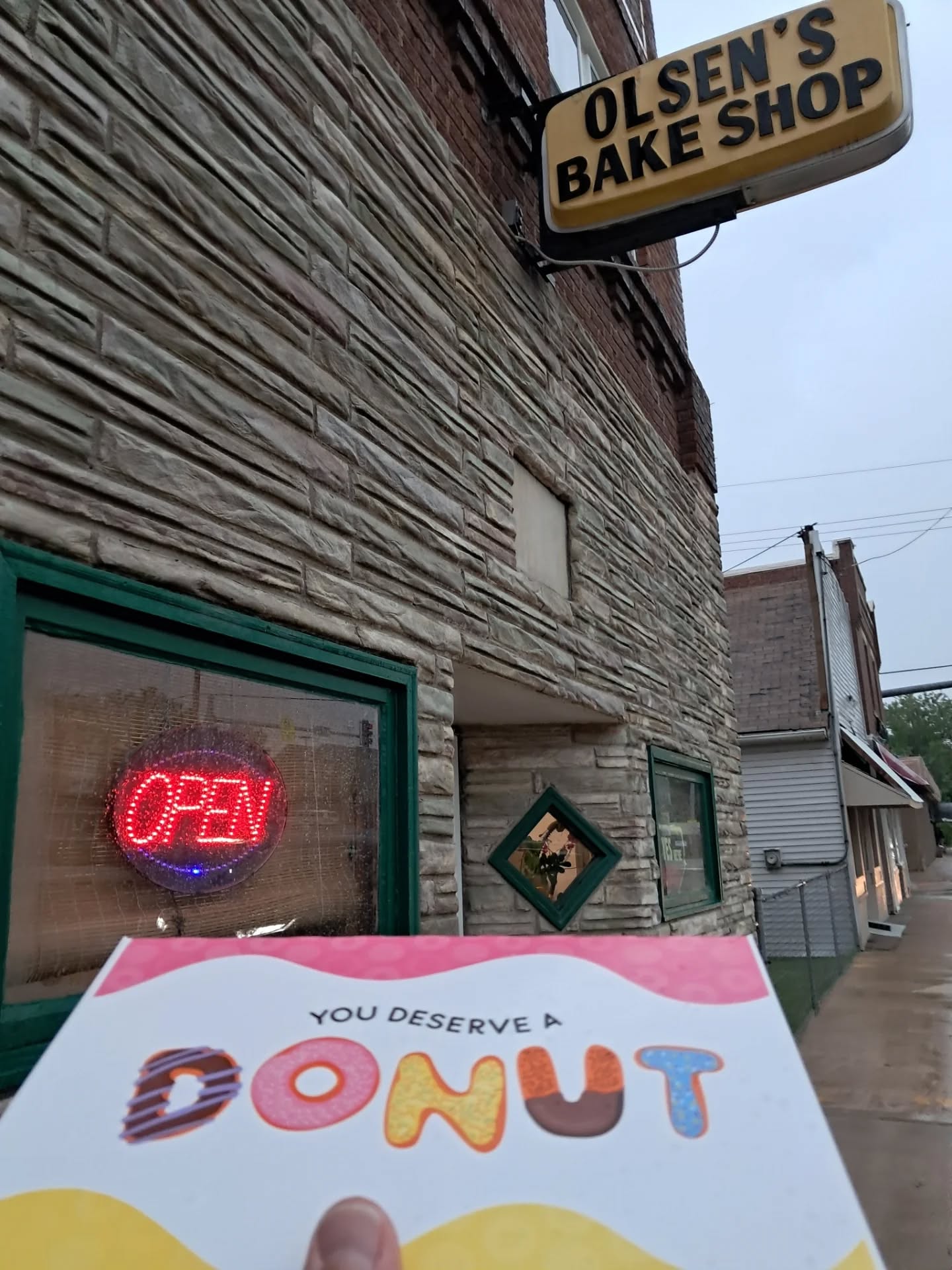 Donuts DO work in the rain! Olsen's is always win and a great start to the day. Hope the CWS fans get a tasty bite while their in town.
Happy Faturday and remember to Connect With Food!
