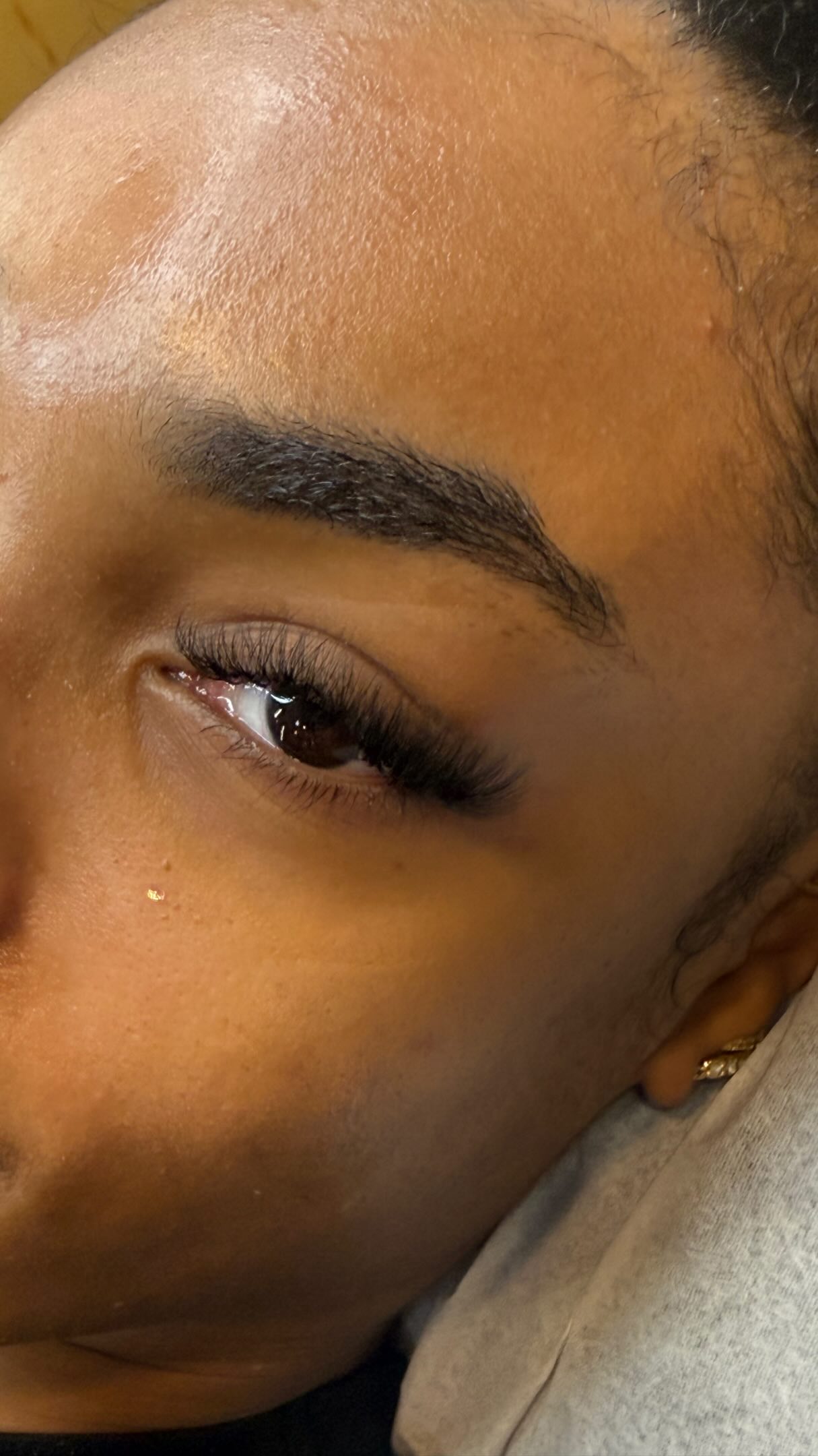 Kay eye tips any tricks! What makes KemSkin lashes a fluff above the rest s it’s our 5 step lash process: analyze, sanitize, graph, seal,and treat process thats the key to our long lasting sets. #kemskin #oxfordvalleymall #lashextensions #lashes #cateyelashes