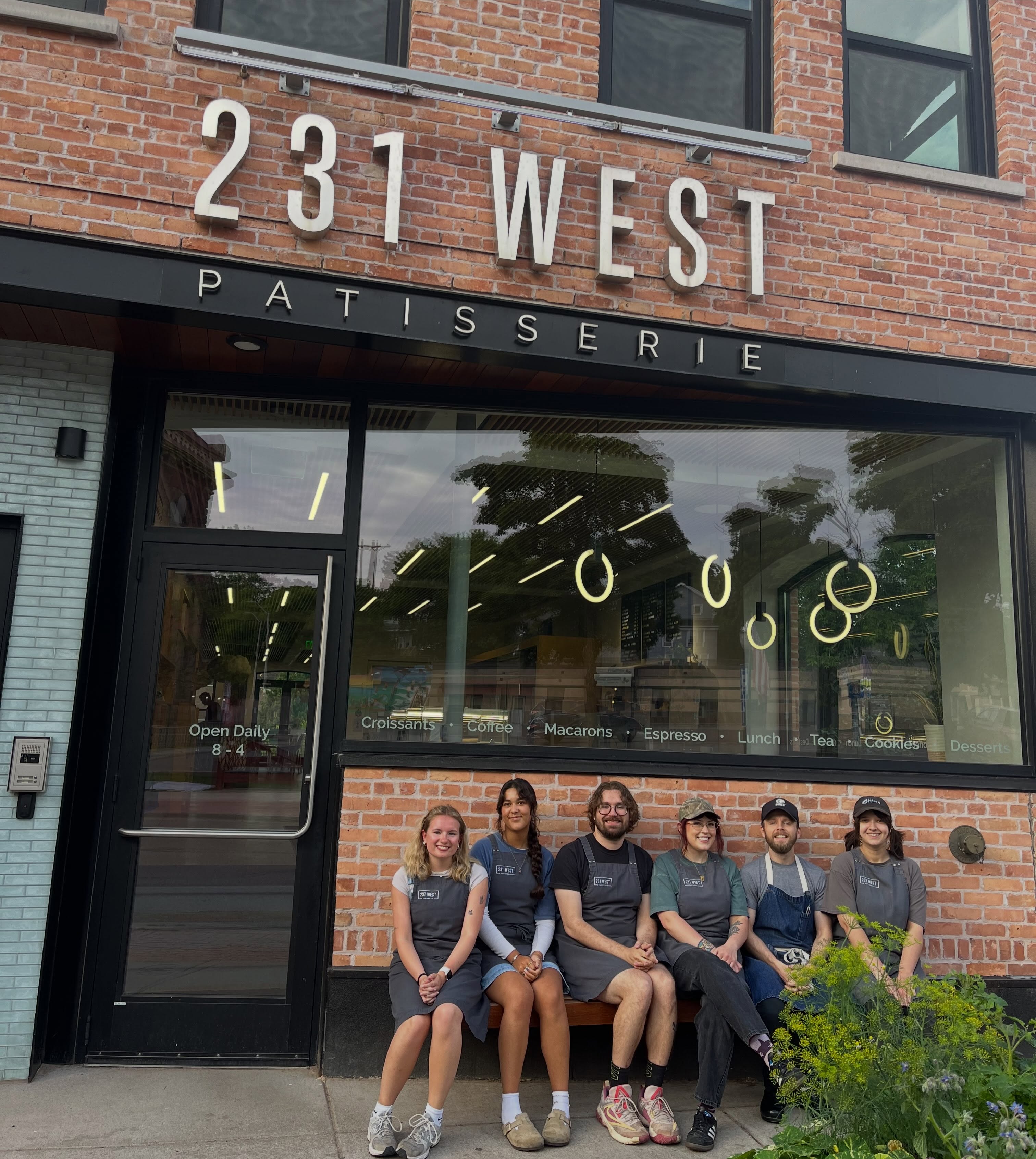 Happy Fourth of July from 231 West! Stop in for a pre-parade treat 😋 Open til 2, can’t wait to see you! ❤️🤍💙