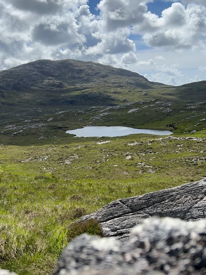 gradan-uisge
(DMu) sm Blink of sunshine before a summer shower — Suth’d.
#gaidhlig #placebased #gaelic #waysofseeing