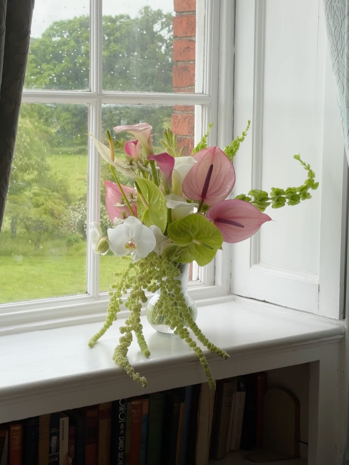 June moments of a wedding florist 🌾
Wedding florist • Garden-inspired florals • Seasonal flowers • Floral design • Wedding flowers • Nottingham weddings • English garden aesthetic • Wedding inspiration • Nottingham florist • Floral artistry