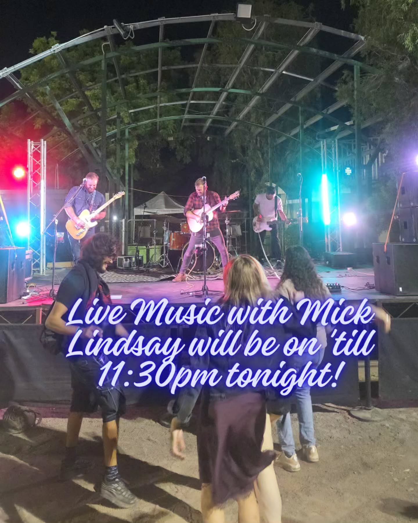 Bar & Live Music with Mick Lindsay 'till late to celebrate the end of a massive weekend! 🎸