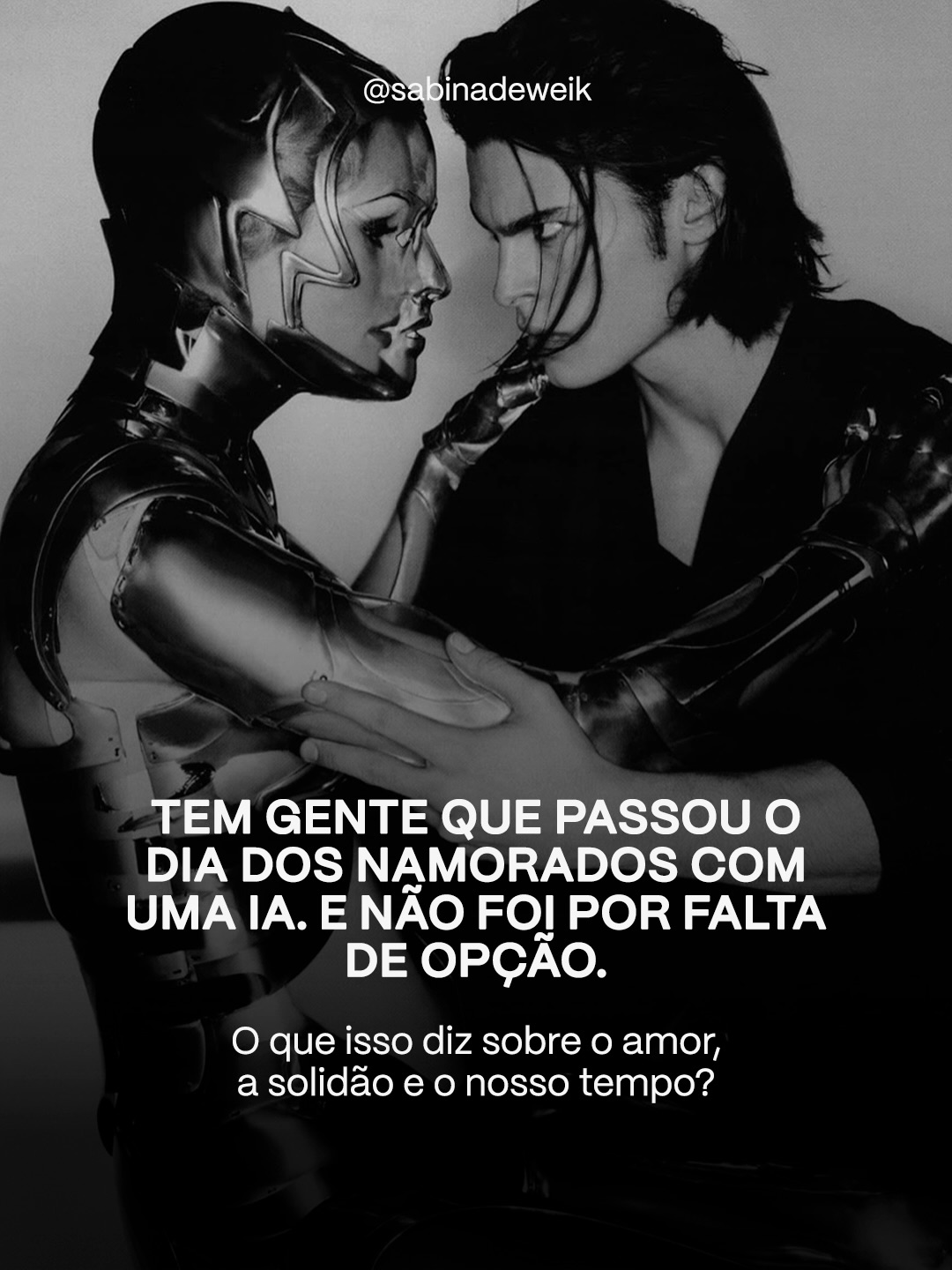O Dia dos Namorados já passou, mas ele ainda deixou uma questão em aberto.
Pela primeira vez na história, parte das pessoas comemorou a data com uma IA. E isso não é ficção científica. 🤖🌹
Em um mundo com 1,3 bilhão de pessoas em solidão (OMS), a IA oferece um tipo de certeza, segurança e presença que o humano não garante. Disponível 24 horas por dia, sem dias ruins e sem julgamento.
Mas o filósofo Byung-Chul Han aponta para o que poucos querem reconhecer: amar uma IA pode ser, no fundo, amar a si mesmo. Porque a IA nunca contraria, nunca desafia, nunca apresenta o Outro de verdade. 🪞
A questão não é se a IA consegue amar, mas o que buscar esse tipo de comportamento diz sobre nós? Se tanta gente escolhe uma IA para não se arriscar, para não ser rejeitada, para ter alguém que nunca vai embora, o que de fato está acontecendo?
Vamos trocar ideias aqui nos comentários!
#SabinaDeweik #aicompanion #diadosnamorados
