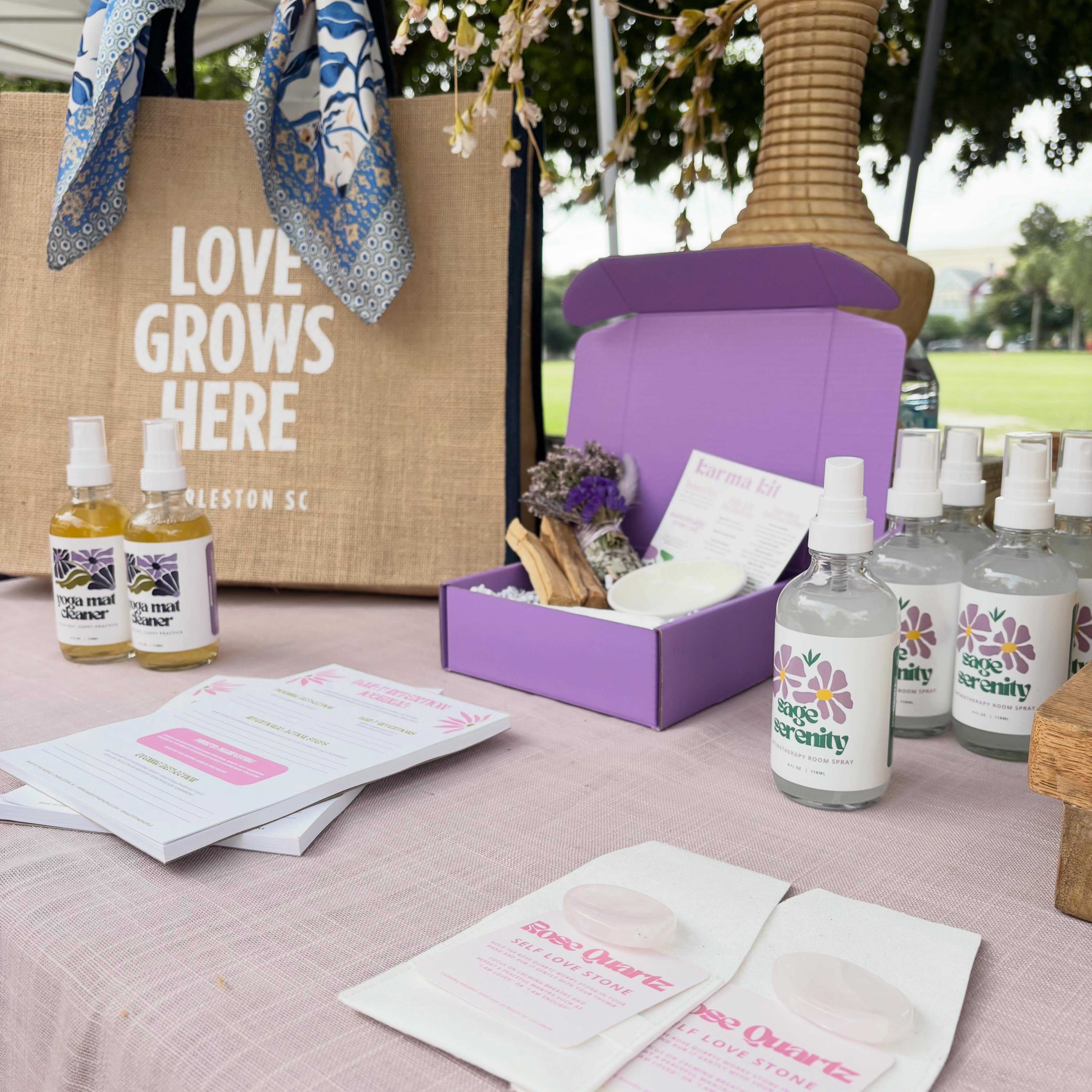 Happy Saturday from @charlestonfarmersmarket β¨ We will in Marion Square until 2pm today! Come say heyyy π