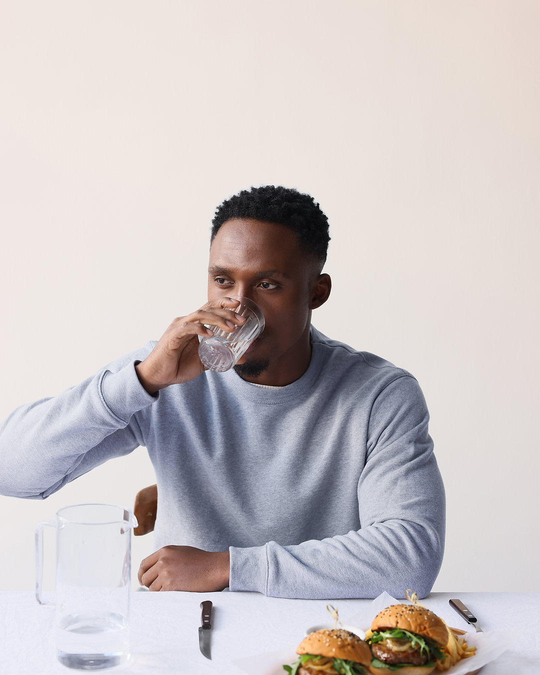 End of the day voice sounding raspy after non-stop virtual meetings? Discover why your voice tires and quick tips to restore it: posture tweaks, tools, hydration, and gentle exercises. Link in Bio
#speechtherapy #vocalhealth #workfromhome #voicecare #wellbeing #voicespeechtherapy #adultspeechtherapy