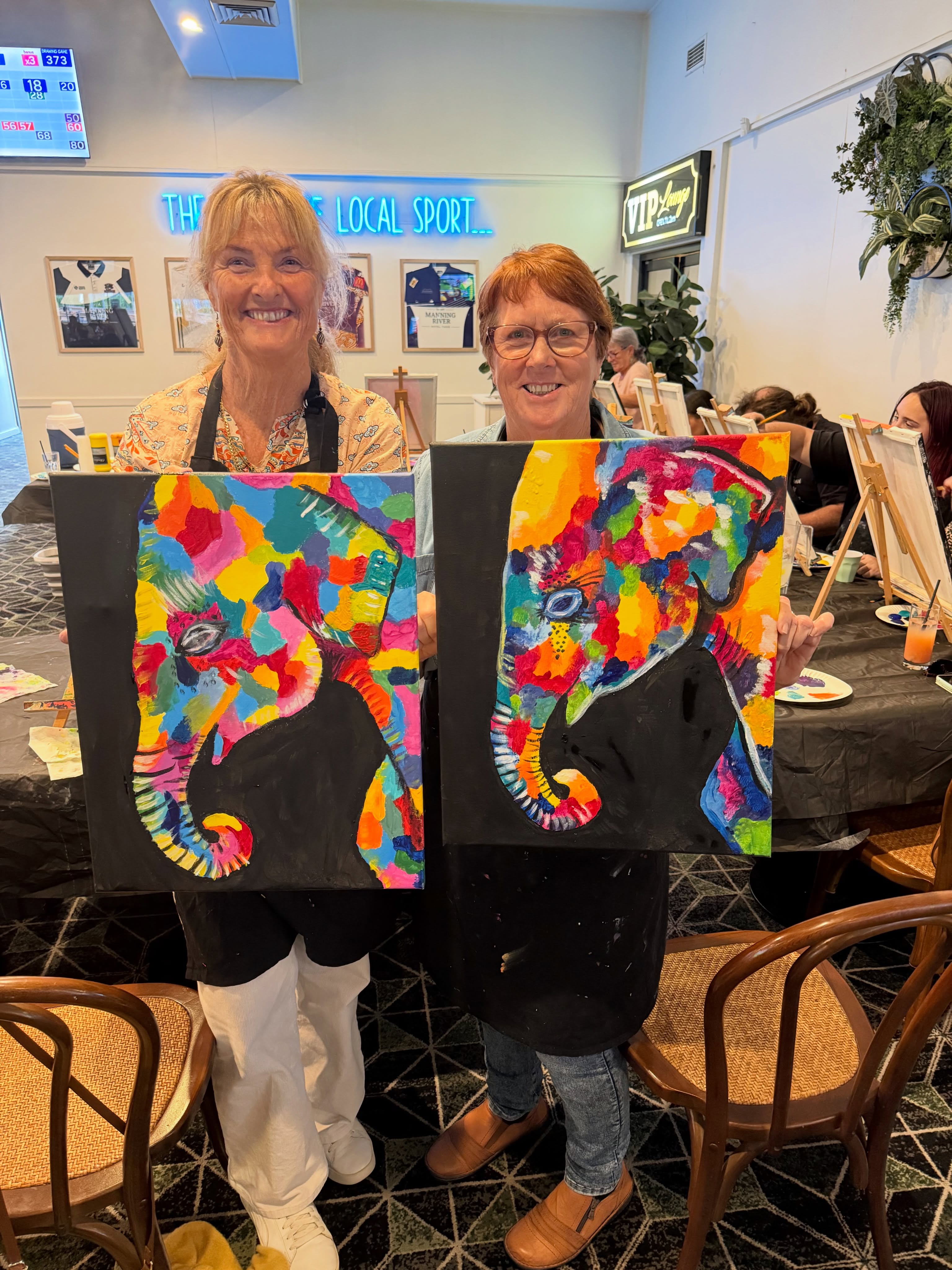 What a wonderful first Paint & Sip at the Manning River Hotel! 🎨🐘
We painted abstract elephants, and I was so impressed with how everyone’s artworks turned out.
A huge thank you to everyone who came along, relaxed, had a laugh, and trusted the process. It was such a fun afternoon and the perfect way to kick off Paint with Shell at the Manning River Hotel.
I can’t wait for the next one! 🥂✨
#PaintWithShell #PaintAndSip #ManningRiverHotel #TareeEvents