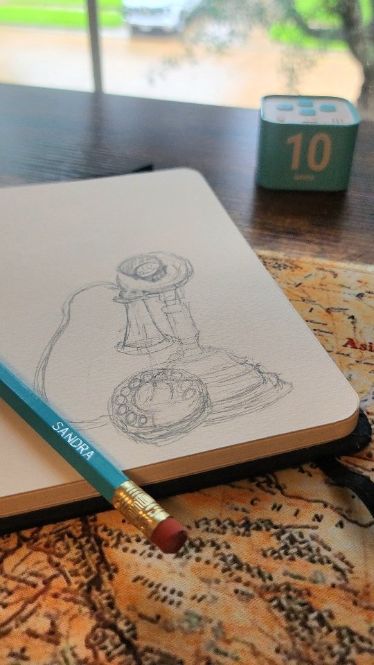 ✨️Started the Vintage collection with sketching an old Singer sewing machine and a 1920s style phone. So fun!!
If you want to see the rest I'll be continuing it live on Patreon for all paid members.
#memoriescollection #memoriesofvintagethings
