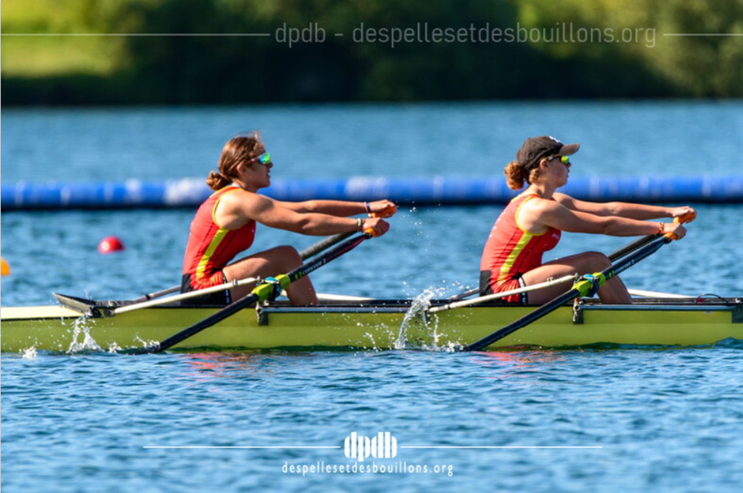 Championnat de Zone U17 ☀️
Quatre embarcations cadettes et cadets étaient engagées ce week-end sur le bassin olympique de Vaires-sur-Marne à l’occasion des Championnats de Zone.
👏 Trois équipages décrochent leur qualification pour les Championnats de France U17, qui se dérouleront à Libourne les 4 et 5 juillet :
🥈 Diane et Nina en J16F2X — 2e place
🥈 Louis et Euan en J16H2X — 2e place
🚣 Jean en skiff J16 — 4e place
💪 Anouk et Loane (J16F2X) terminent 6es de la finale B. Une belle expérience pour ces rameuses, qui auront réalisé trois parcours au cours du week-end et engrangé de précieux repères pour la suite de leur progression.
Félicitations à l’ensemble des rameurs et rameuses pour leur engagement et leurs performances ! Rendez-vous à Libourne pour les France U17 et U15 avec trois embarcations U17 engagées et deux U15.
Merci @despellesetdesbouillons pour ces magnifiques photographies en course à retrouver sur leur site despellesetdesbouillons.org
@villederouen @metropole_rouen_normandie @seinemaritime @regionnormandie