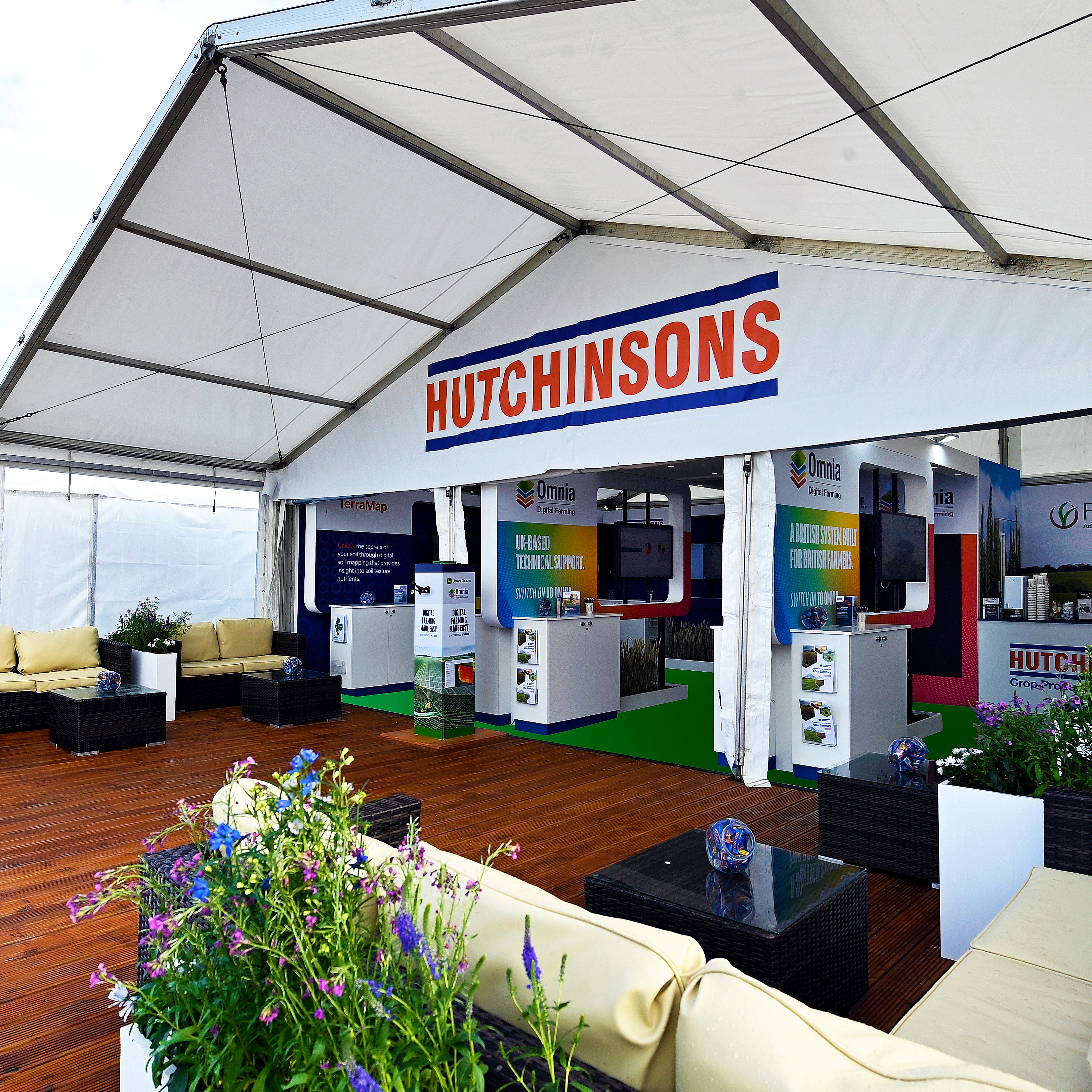 Our muddiest project to date - providing stand build assistance to partner agency @thecircuskent for exhibitor @hutchinsonsaguk at the @cerealseventuk 2026.
Hosted this year by @jeremyclarkson1 at Diddly Squat Farm, this outdoor event provides a showcase for all things arable farming and technology. 🚜
The biggest challenge on this project was trying to move a heavily laden articulated lorry across some VERY muddy fields... but we're grateful @cooper_kaleb and his brother were on hand to pull us all out!
#farming #mud #stuckinthemud #events #cereals #build #diddlysquat