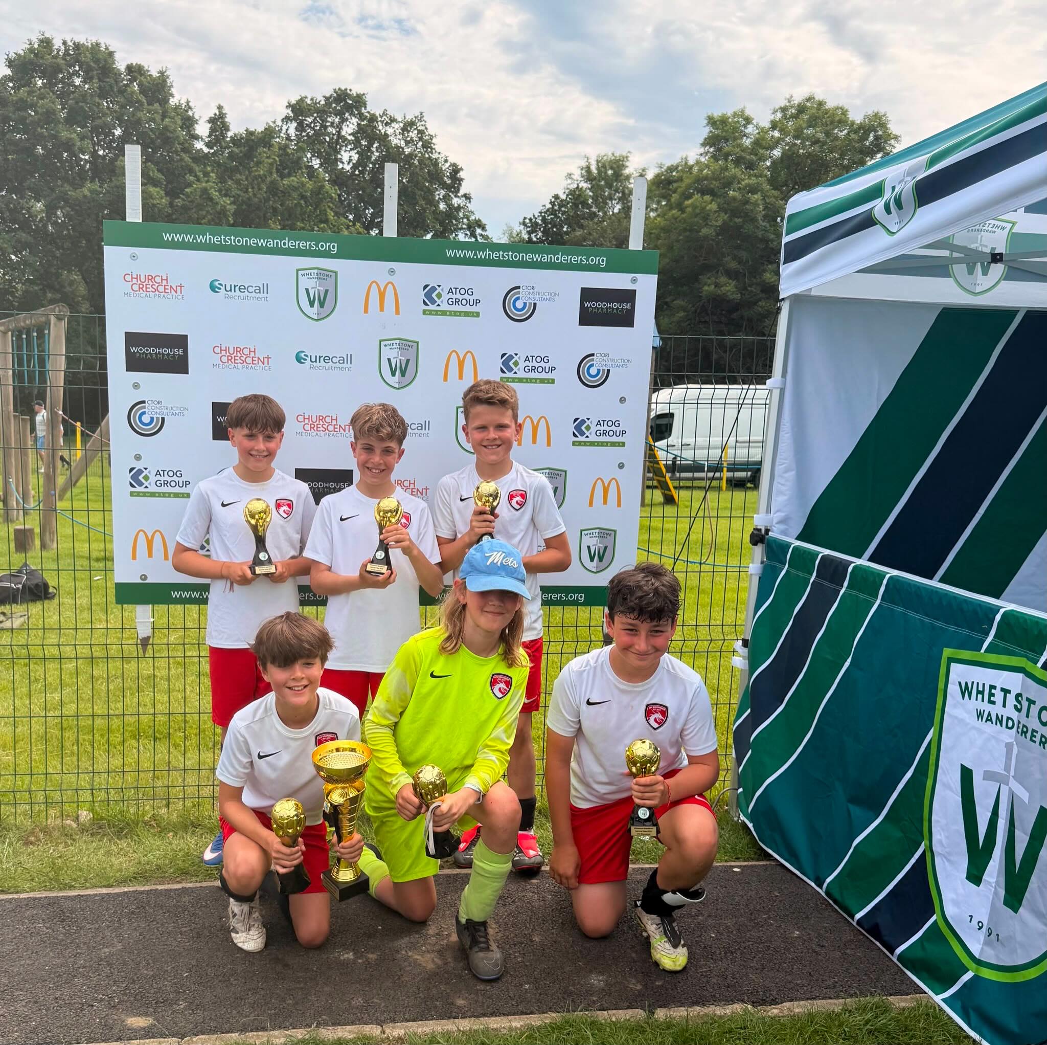 We did it…..again! Two years in a row, we are winning the Whetstone Tournament! 🏆
#northlondon #southgate #afcsouthgate #grassrootsfootballuk #whetstonetournament