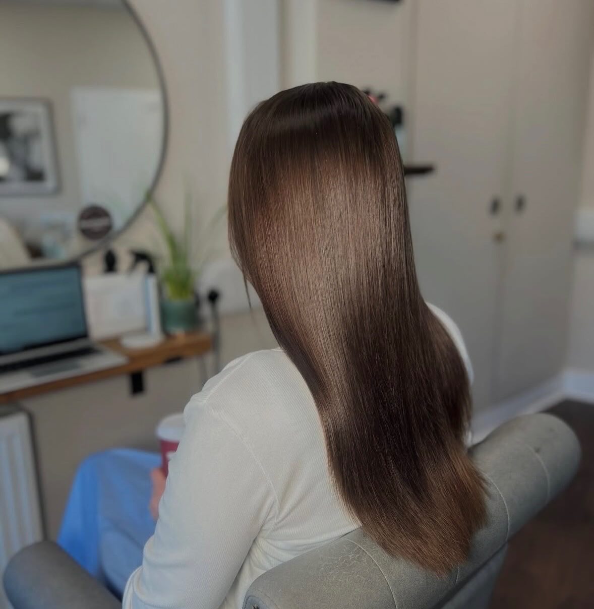 N O E X T E N S I O N S
A side-by-side of two “before” pictures taken 3 years apart, right before fitting my client’s hair extensions. This is proof that with correct fitting, proper aftercare, and consistency, your natural hair can actually become healthier and thicker while wearing extensions! ❤️
#hairextensions #remicachet #awardeinningsalon
