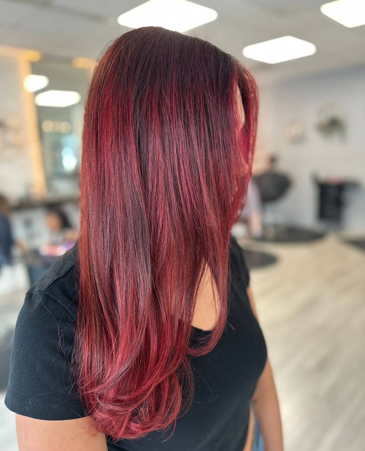 From subtle to statement ❤️✨
Georgia transformed this look with a bold red vivid balayage and the before & after speaks for itself 🔥 Book your colour transformation now!
We 🤍 Hair
#BurnabyBC #BurnabyHairSalon #Burnaby #VancouverHairSalon #HairInspo #HairStylists #Joico #KevinMurphy #HairExtensions #BrentwoodMall #TheAmazingBrentwood #BrentwoodBurnaby #selflove #selfcare
