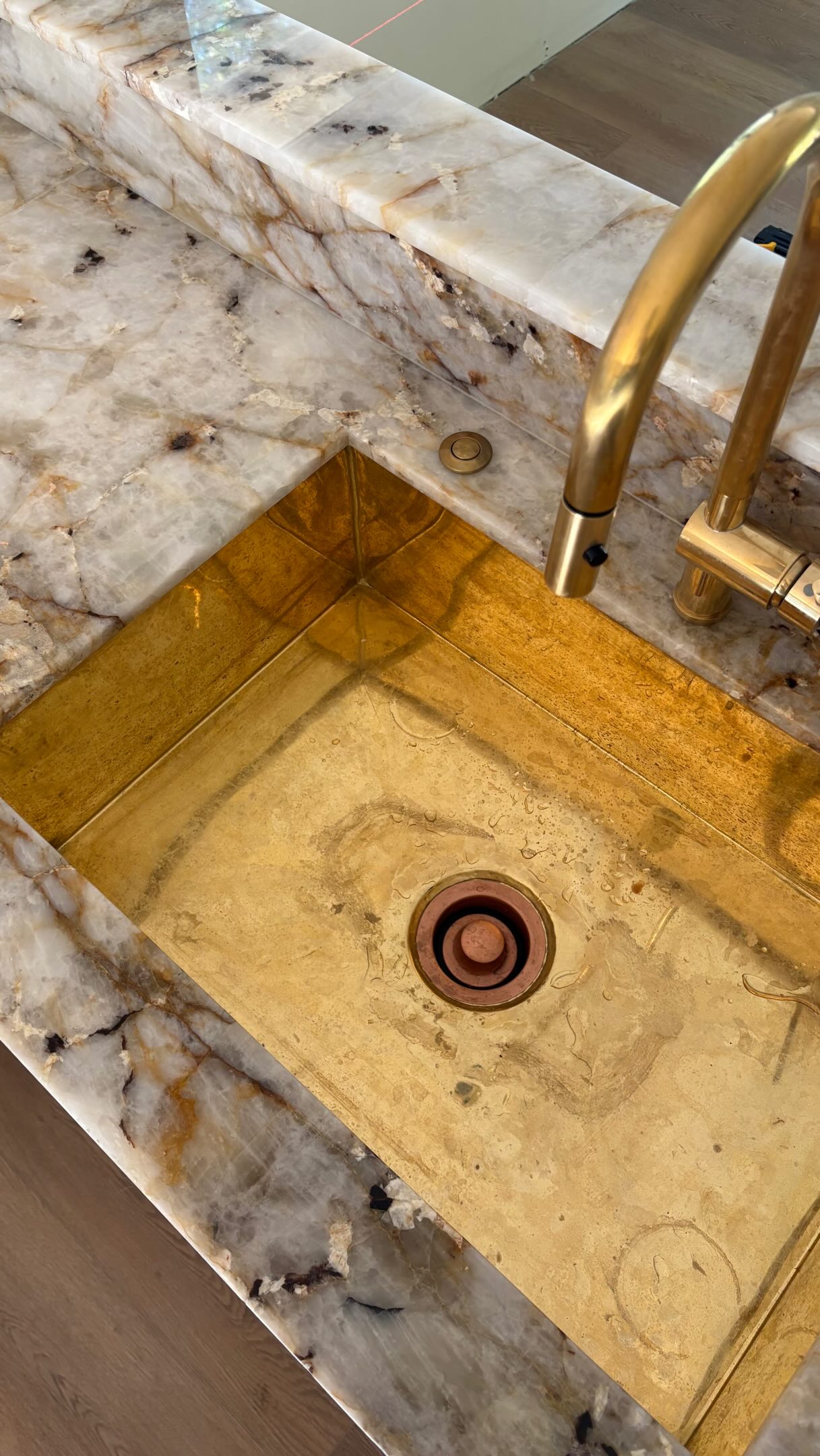There is so much to show you at Expect the Unexpected, so let's start with these drop dead gorgeous quartzite countertops! I am IN LOVE. The craziest thing is that I vetoed the stone the first time I looked at it with our clients, but once we reviewed it with the other finishes in the space I became obsessed. Never say never! The videos don't do it justice, this stone has so much depth and detail. It's beauty will stand the test of time yet also makes a bold visual statement. And with the walnut cabinets and unlacquered brass sink?! Just perfection π€πΌ. And you better believe we're using this stone on the backsplash behind the range! We are so close to wrapping this project up, I can't wait to show you the finished spaces!!
Thank you @francinimarble for supplying this incredible stone and @stoned.marbleandgranite for the immaculate fabrication!
#boiseinteriordesigner #boisegeneralcontractor #boise #boiseinteriordesign #quartzite