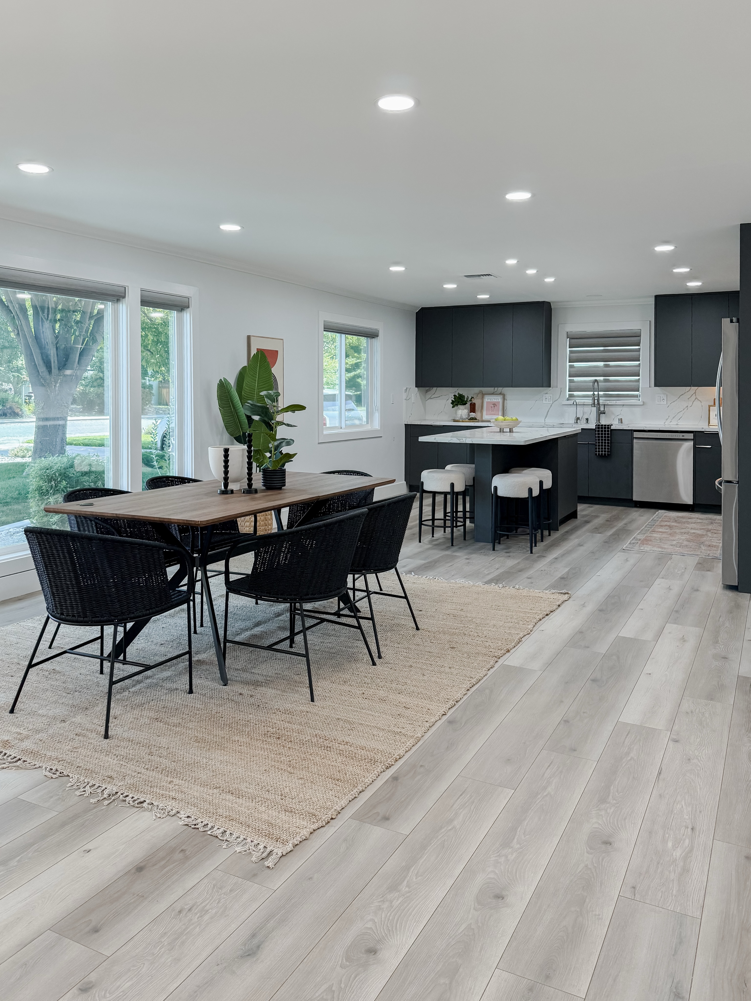 I am all about clear sight lines.
This is proven to elongate spaces, highlight features, and present a clean and polish look.
You don’t need to pack on the decor to get a curated feel.
Follow for more tips 😘
#stagingsells #chicostaging #homestaging