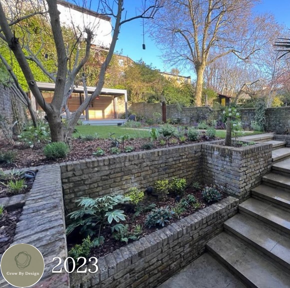 Look at this garden go… The garden had been neglected, the client wanted to replace the Astro turf and reinstate the lawn and create a planting scheme which offered year round interest. They also wanted a trampoline which would entertain their children but wanted it to be concealed (hence we put it in the ground and planted around it).Finally our clients wanted a sophisticated adult area which would enable them to enjoy the evening sun whilst socializing with friends. More before photos can be seen on the N5 highlight above… 🫶