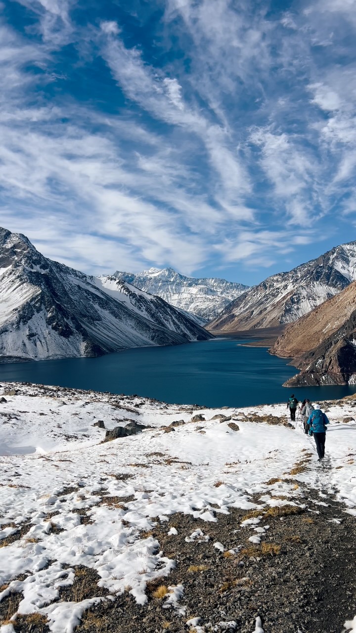 🇨🇱 Andes Mountains in winter season ❄️
#andesmountains #chile #cajondelmaipo #hikking #trekking
