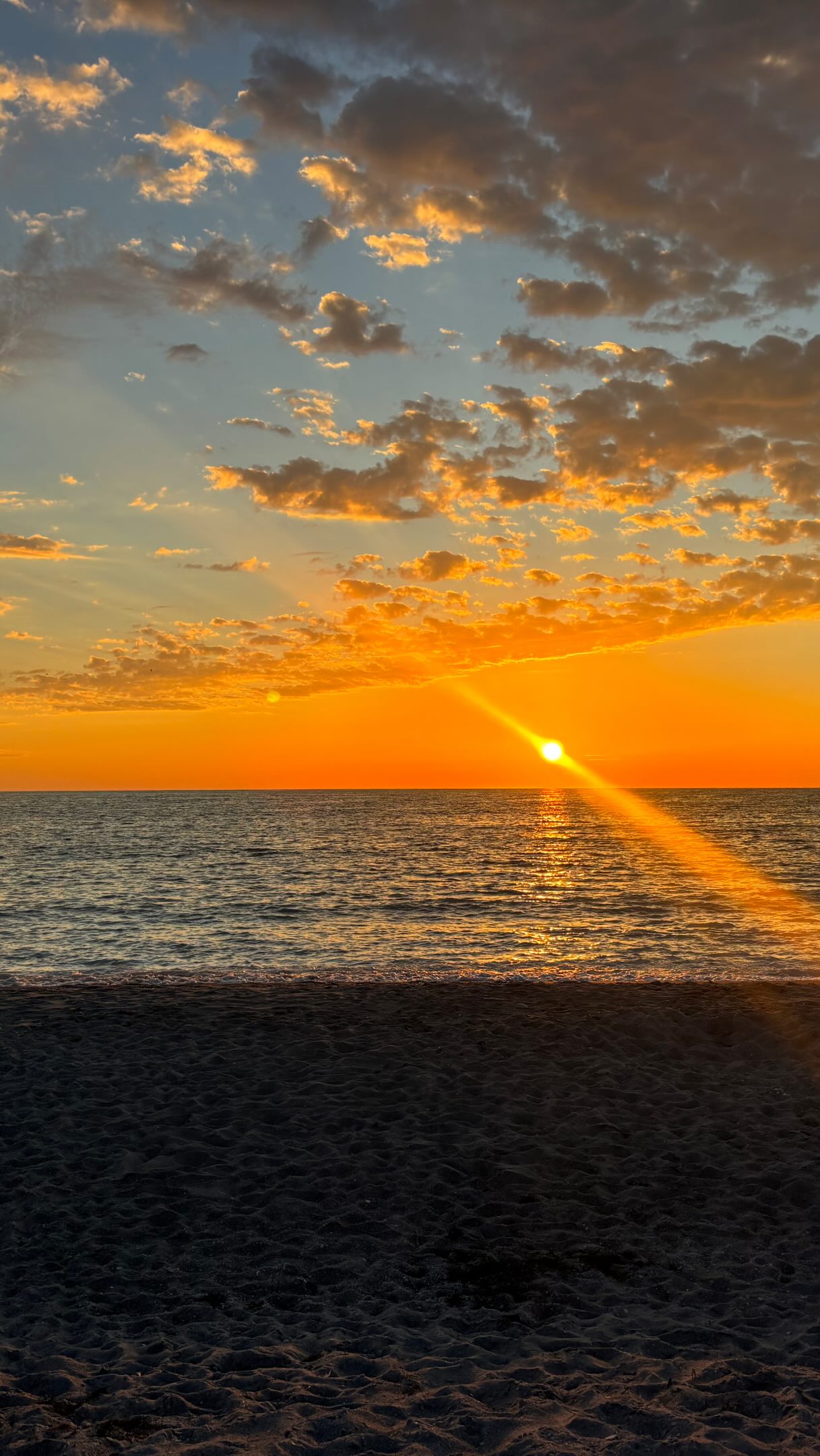 A little commentary from Wendi and I. Come join us to kick off the summer solstice @reclaimednj_shop!
I will style you and some fabulous Vintage items while drinking light, refreshments and finishing off with a sound bath healing ceremony with @healingwithshayna
Spots are limited so sign up and let’s get together and enjoy this wonderful season!
Linked in bio!
#soundbathmeditation #vintageshopping #pottersvillenj