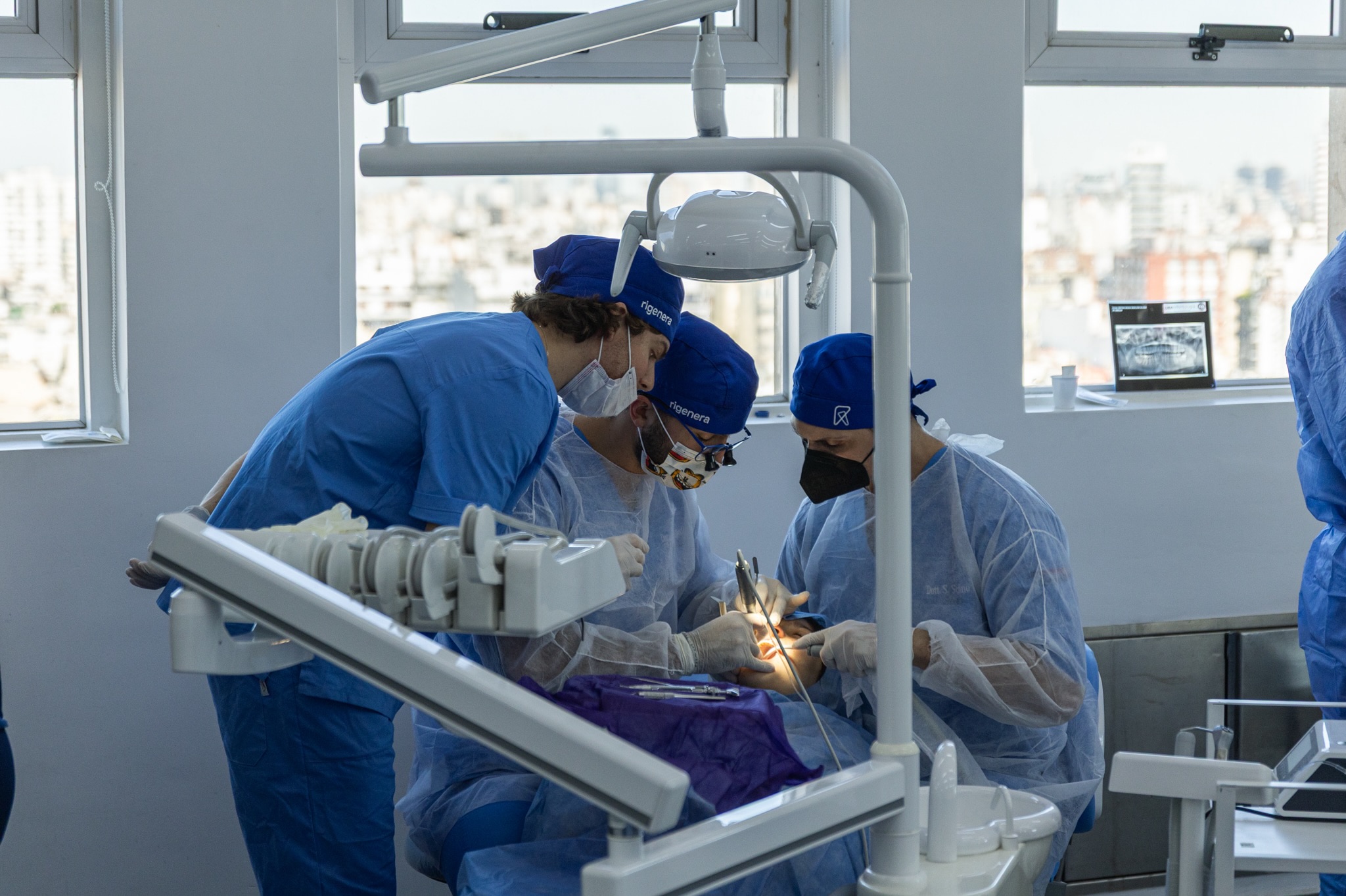 Letteralmente: 😌🤓🦷🤓🇦🇷
Scopri Rigenera, corsi di chirurgia orale incentrati sulla pratica clinica, organizzati in collaborazione con la Facultad de Odontologia dell’Università di Buenos Aires (UBA), la più grande al mondo 🙌
Per maggiori informazioni visita il nostro sito o scrivici una mail 📩
🌐 www.rigeneraodontoiatria.it
📩 info@rigeneraodontoiatria.it
#RigeneraOdontoiatria