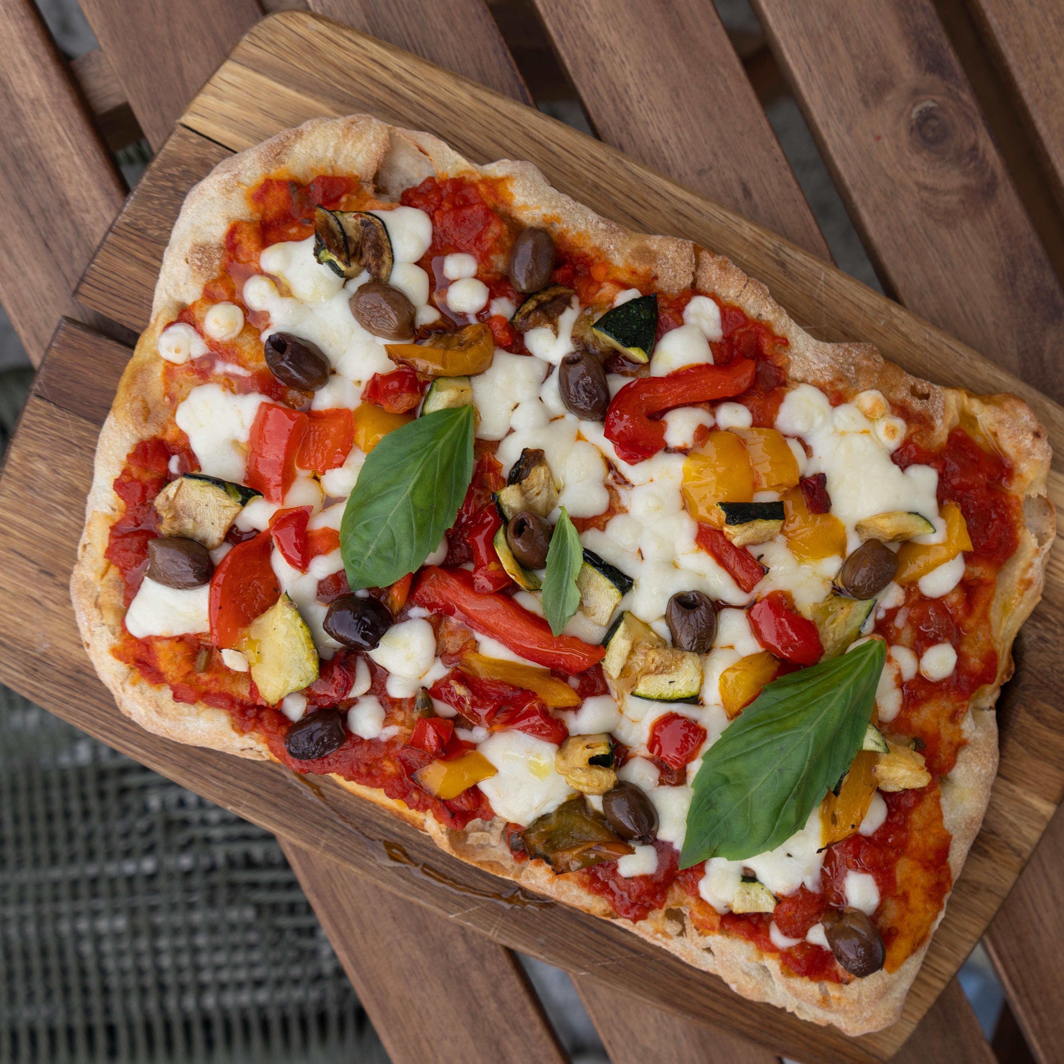 Not every Wednesday needs fixing.
Sometimes all it takes is good company, a slower lunch, and a proper slice of pizza enjoyed without checking the time. 🇮🇹
Here’s to finding a little bit of la dolce vita in the middle of the week. ✨
#PizzaTime #MidweekMoments #DolceVita #ItalianFood #KensalRise