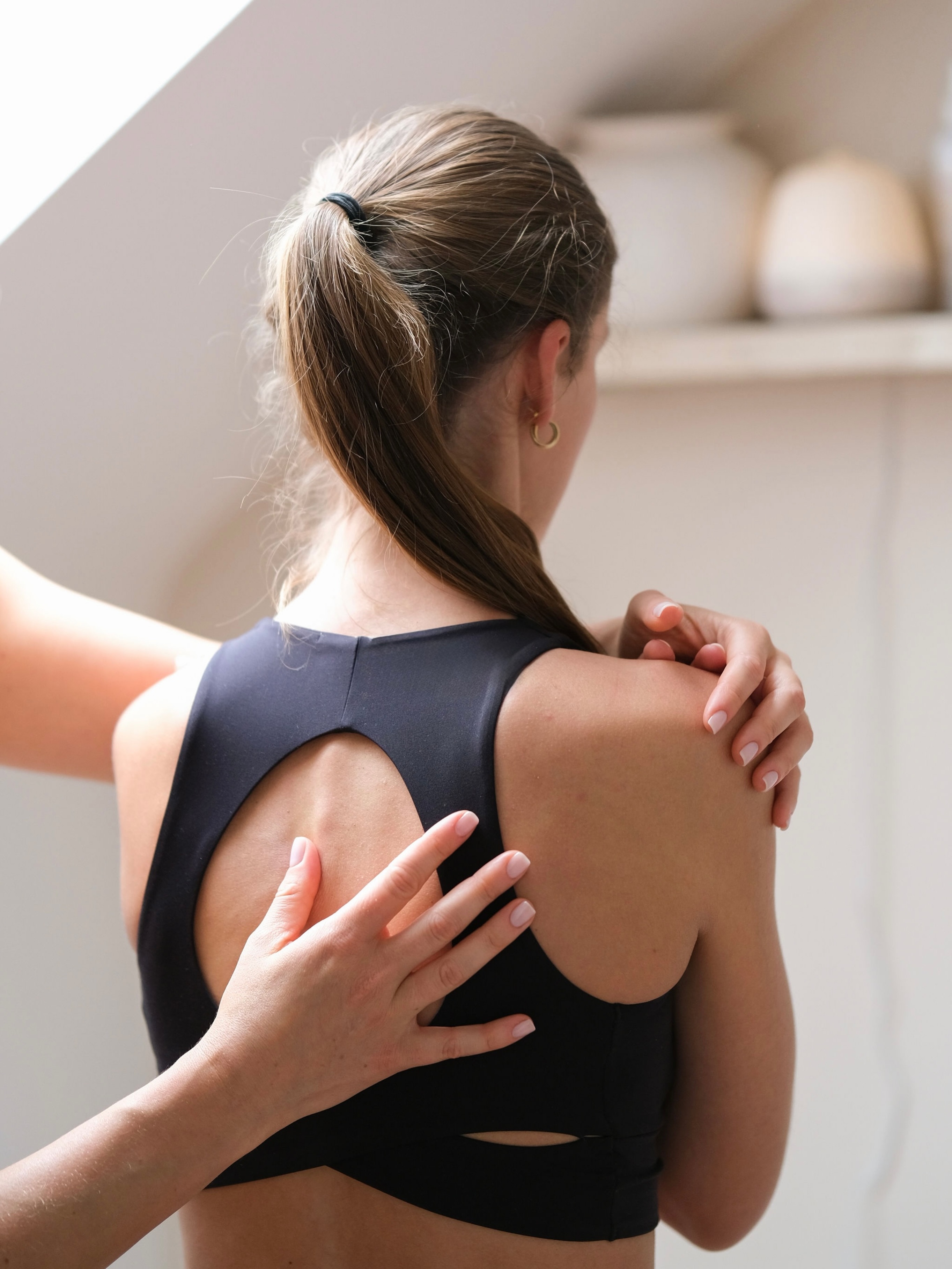 ≋ osteopathy: to understand what your body is trying to tell you
the body functions as a whole in which everything is interconnected. when somewhere in the body mobility is reduced, due to stress, overload, injury, or prolonged tension, this can manifest as symptoms in another area. an osteopath aims to understand these connections. not simply to treat symptoms, but to explore what the body needs in order to function better again.
osteopathy therefore does not start from the question “where does it hurt?”, but rather: “why has this complaint developed?”
🤲🏼 consultations with Anke take place on Tuesdays, Wednesdays and Fridays at the yoga penthouse.
👉🏼 get in touch by dm or email read.anke@gmail.com to book your appointment - or if you’d like to know whether osteopathy could help in your specific situation.
🤍
the yoga penthouse