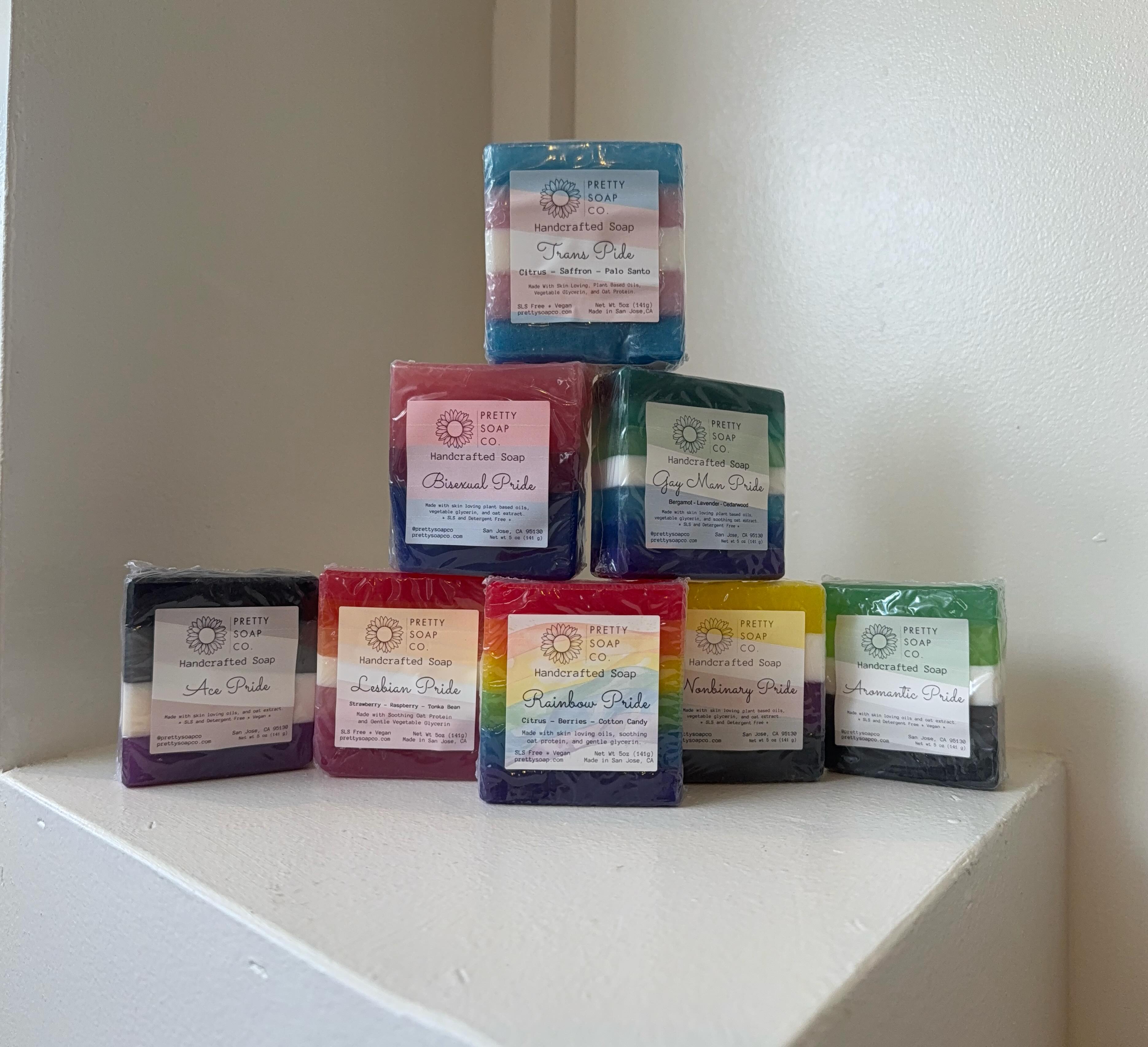 It's pride month and we're stocked up on all the soap you could need from @prettysoapco 😍😍
Maybe you stop in for some on your way to one of our studios Pride Month classes 👀 The schedule is on the second slide 🧡
#artgallery #cincinnatismallbusiness #pridemonth #soap #ceramics
