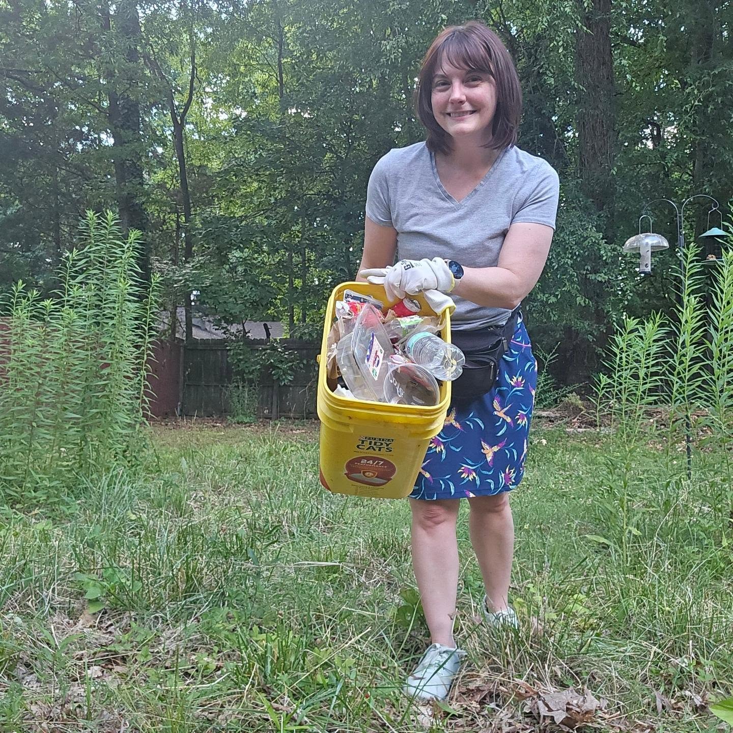 4 pounds of neighborhood trash and recyclables, now where they belong!
#TrashCleanup #ProtectNature #ProtectOurWaterways #KeepNatureWild #KeepCharlotteBeautifulCLT