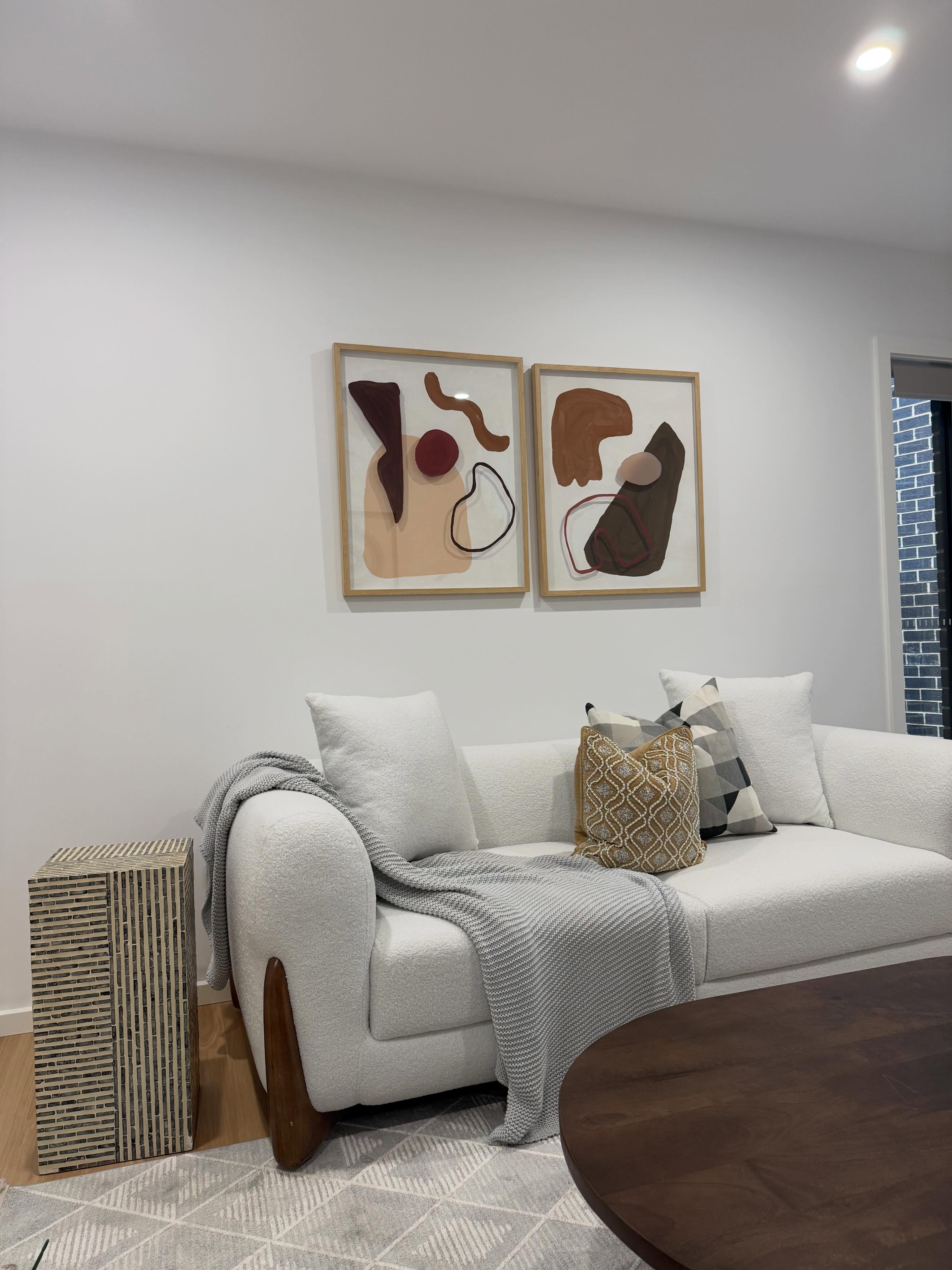 A beautiful space starts with the little details. ✨
The perfect coffee table, the right sofa, and thoughtful styling can turn a house into a home buyers instantly connect with.
Ready to make your property stand out?
📩 Get in touch for your next styling consultation.
🌐 www.styleupstaging.com.au