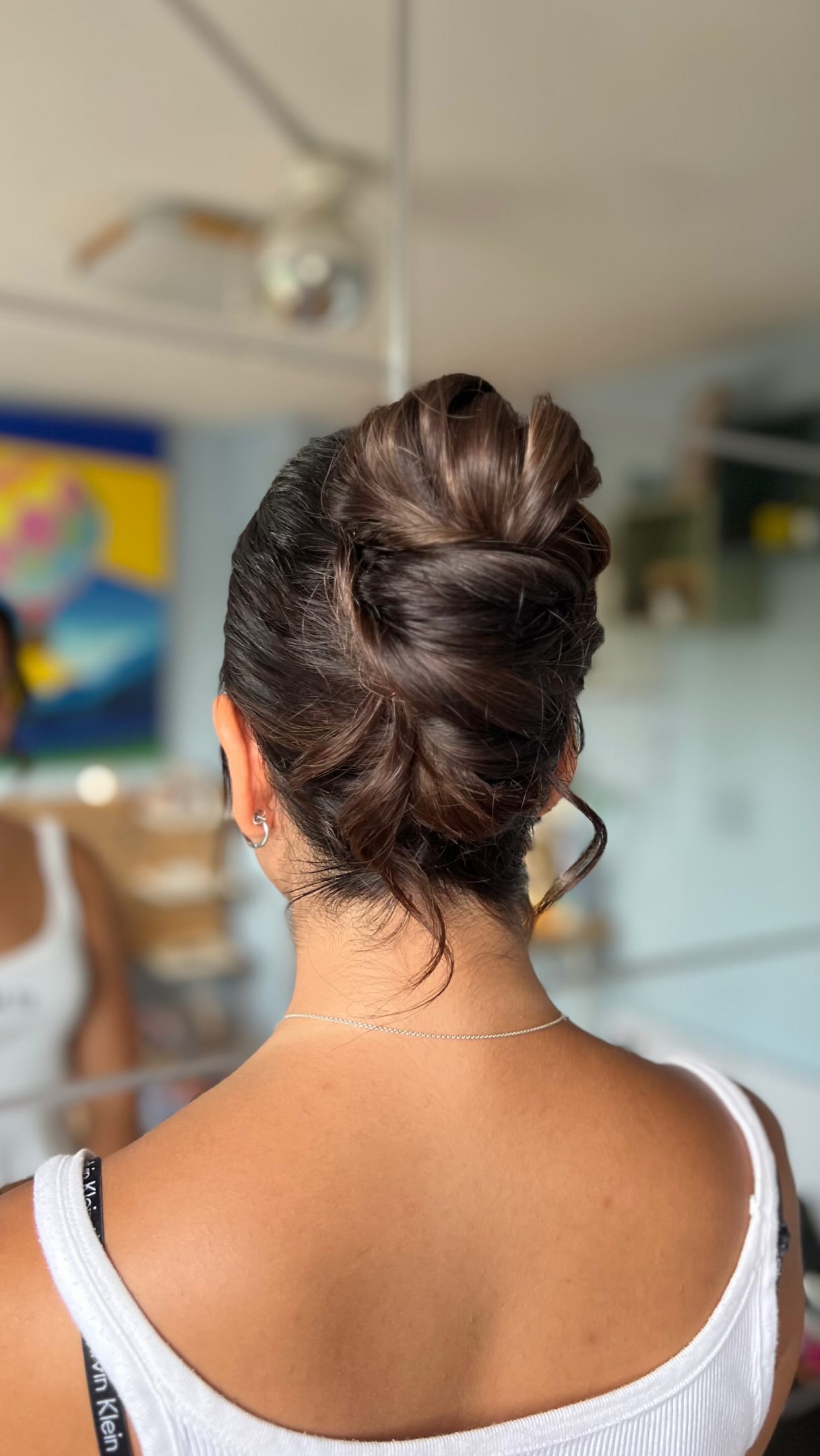 Modern French twist, Ascot ready ✨
The perfect choice for race day—chic, elegant, and designed to sit beautifully with a hat or fascinator while staying flawless all day long. 🏇🤍
#kentweddinghair #kentbridalhairstylist kentbridalhair