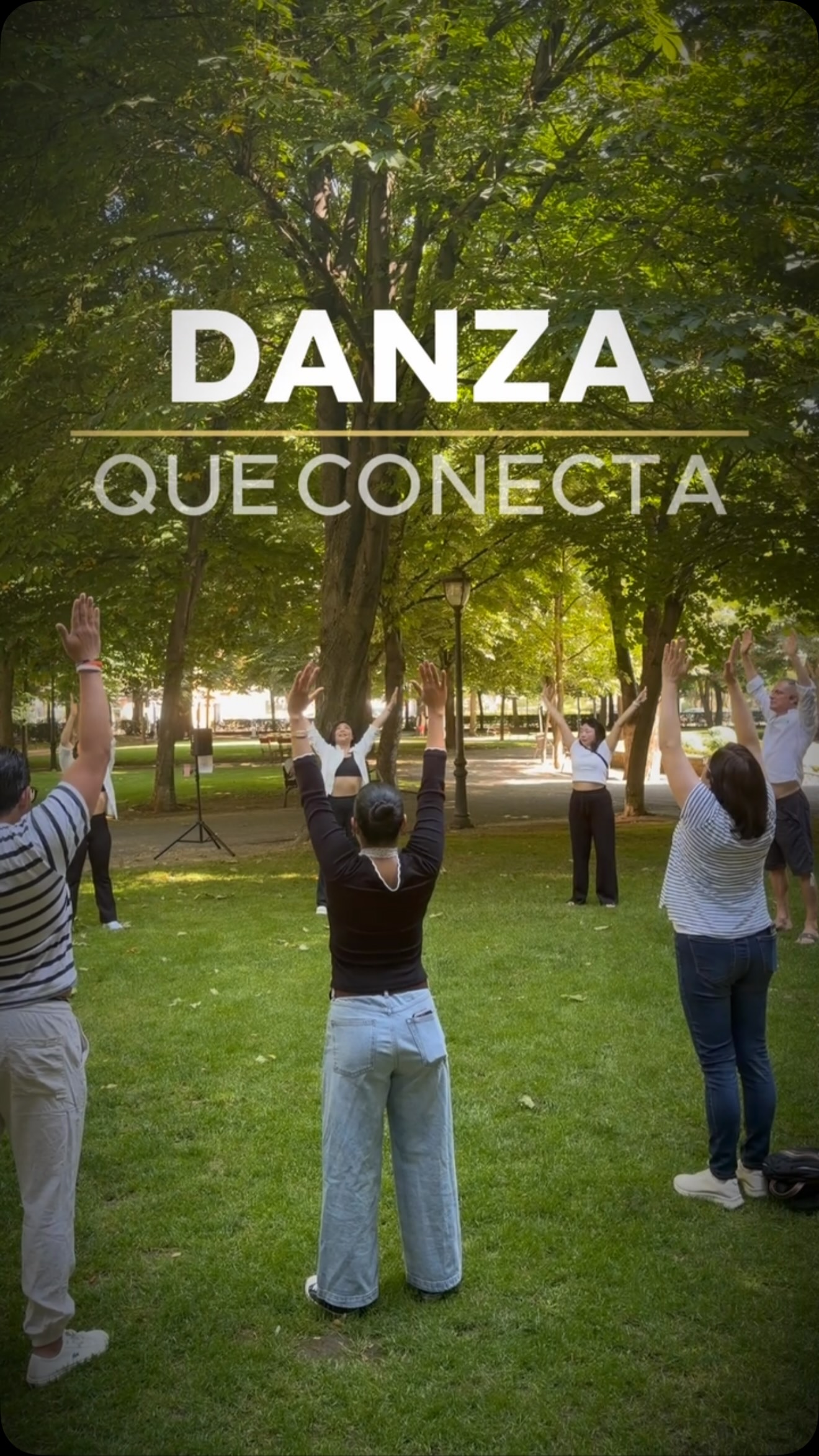 Cada vez tengo más claro que me gusta crear contenido que deje algo más que imágenes bonitas.
Me encanta poder poner mi mirada, mi cámara y mi creatividad al servicio de proyectos que promueven el bienestar, la salud, la conexión y el encuentro entre las personas.
Porque contar historias también puede ser una forma de cuidar. 🌿✨